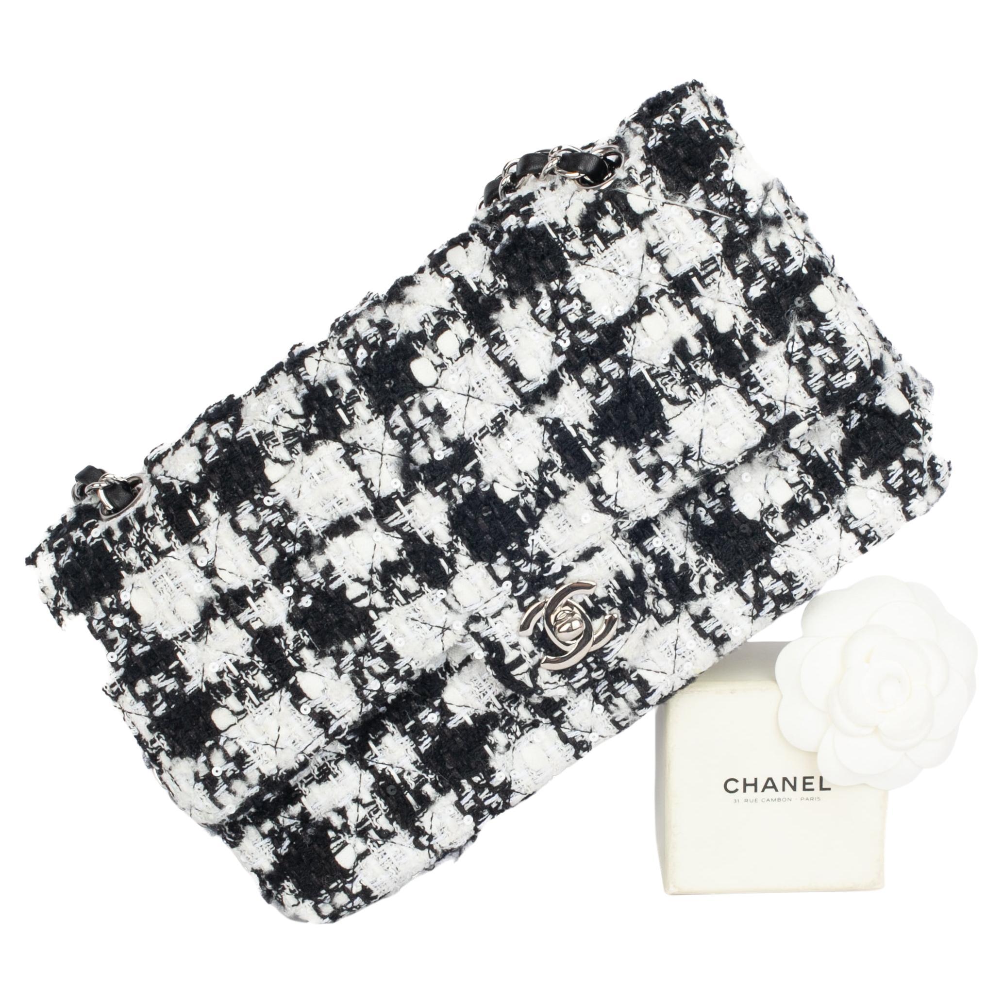 Chanel 
classic
 bag 2004-2005 For Sale