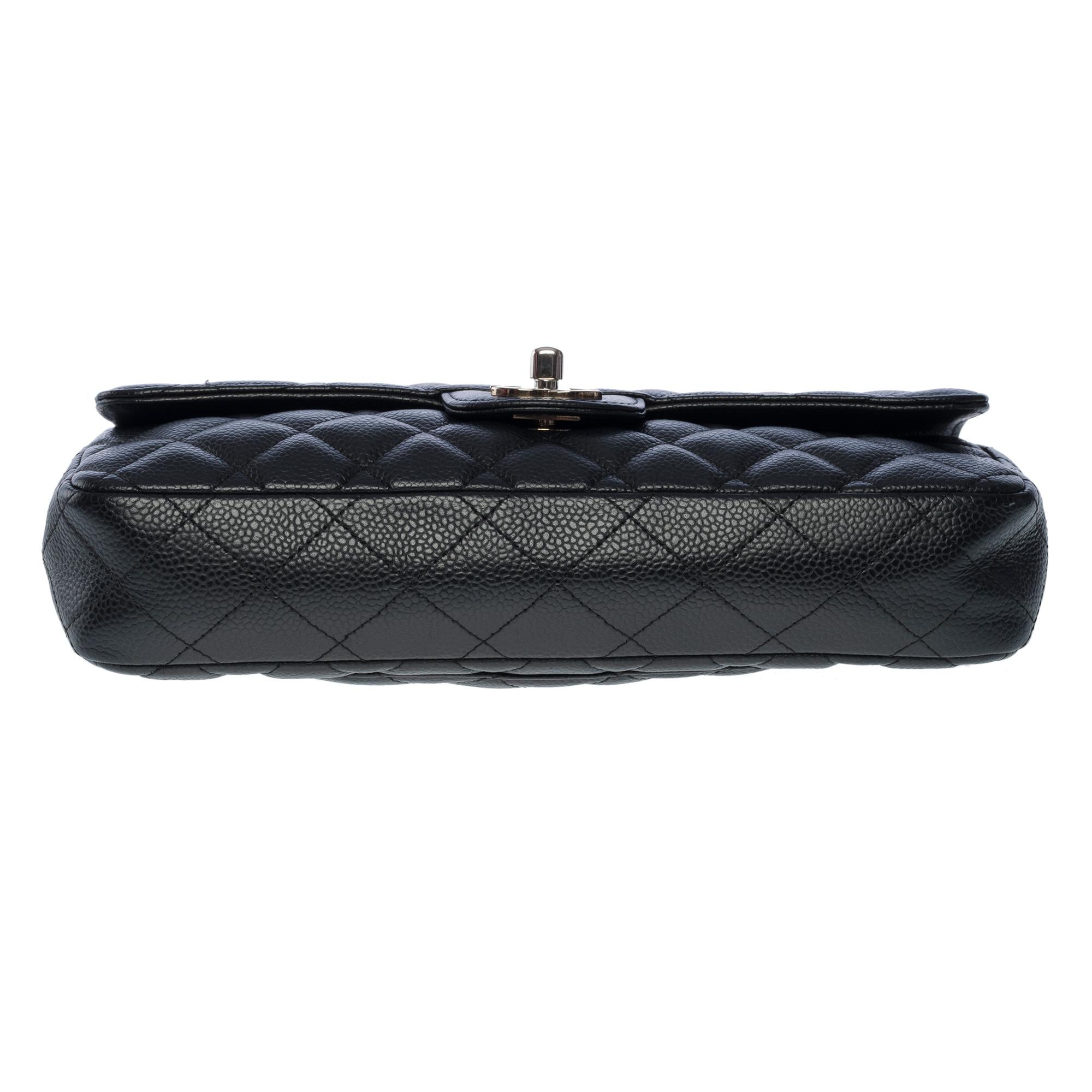 Chanel Classic Baguette shoulder bag in black caviar quilted leather , SHW 6