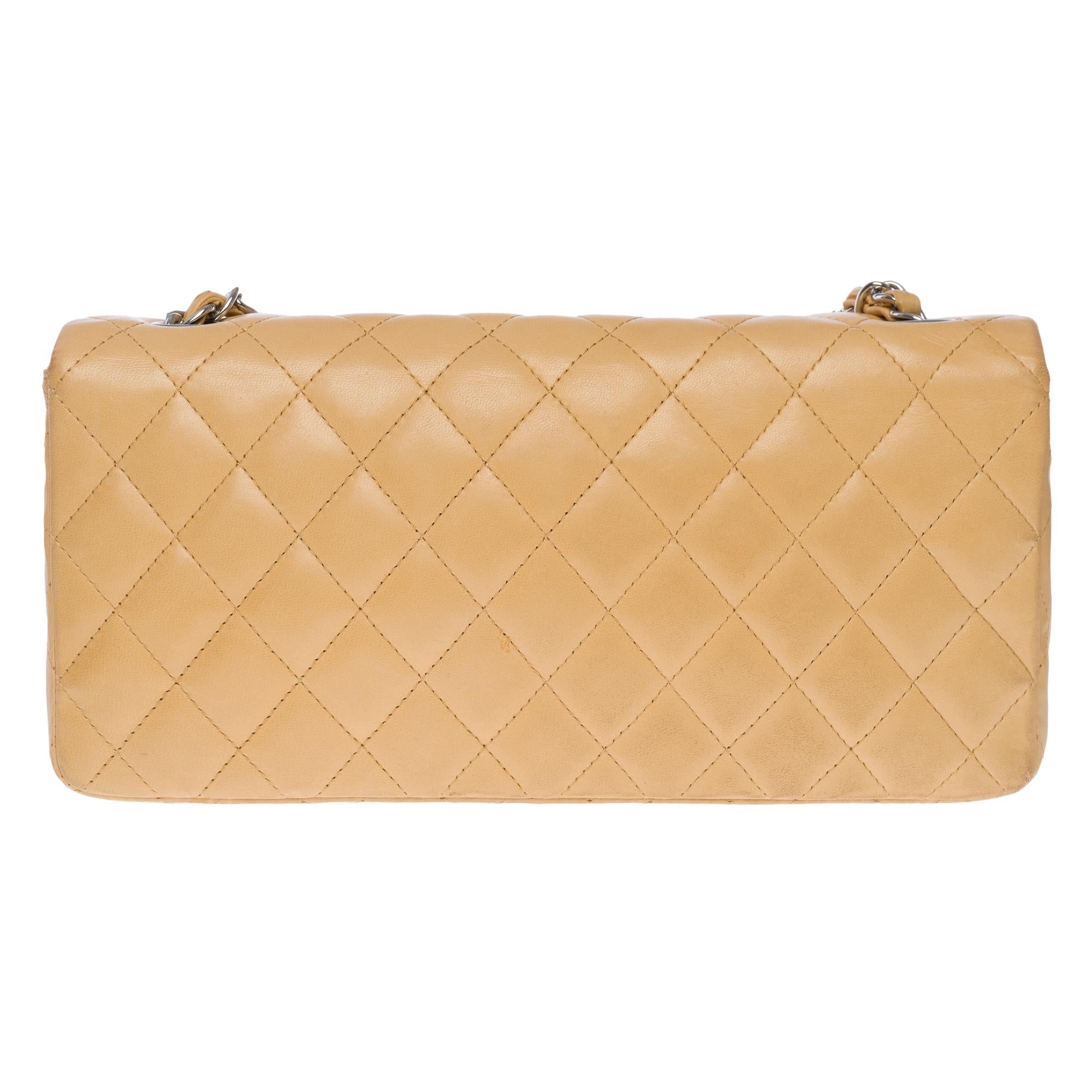 Chanel Classic Baguette shoulder flap bag in beige quilted lambskin leather, SHW In Good Condition In Paris, IDF