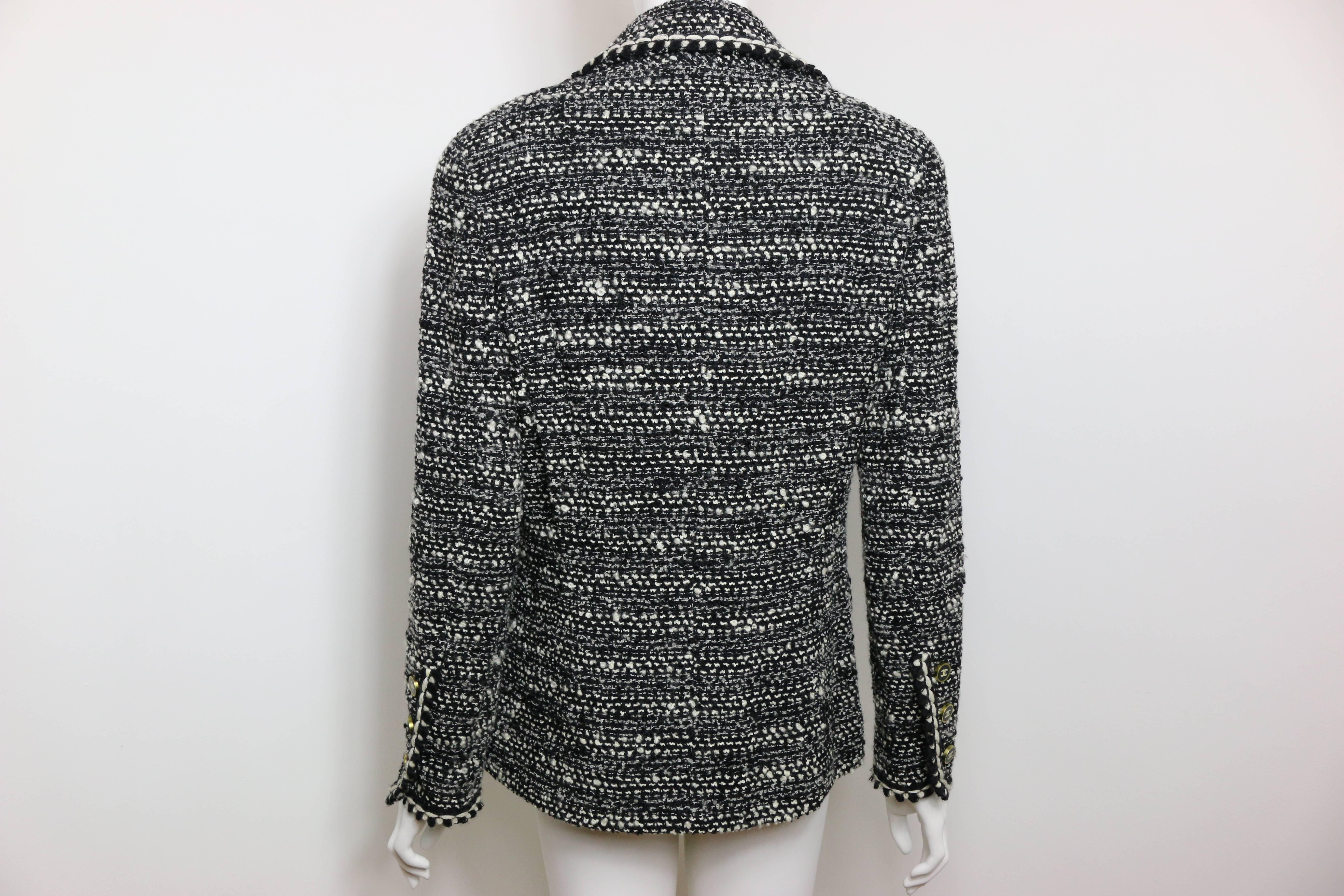 Women's Chanel Classic Black and White Wool Tweed Jacket For Sale