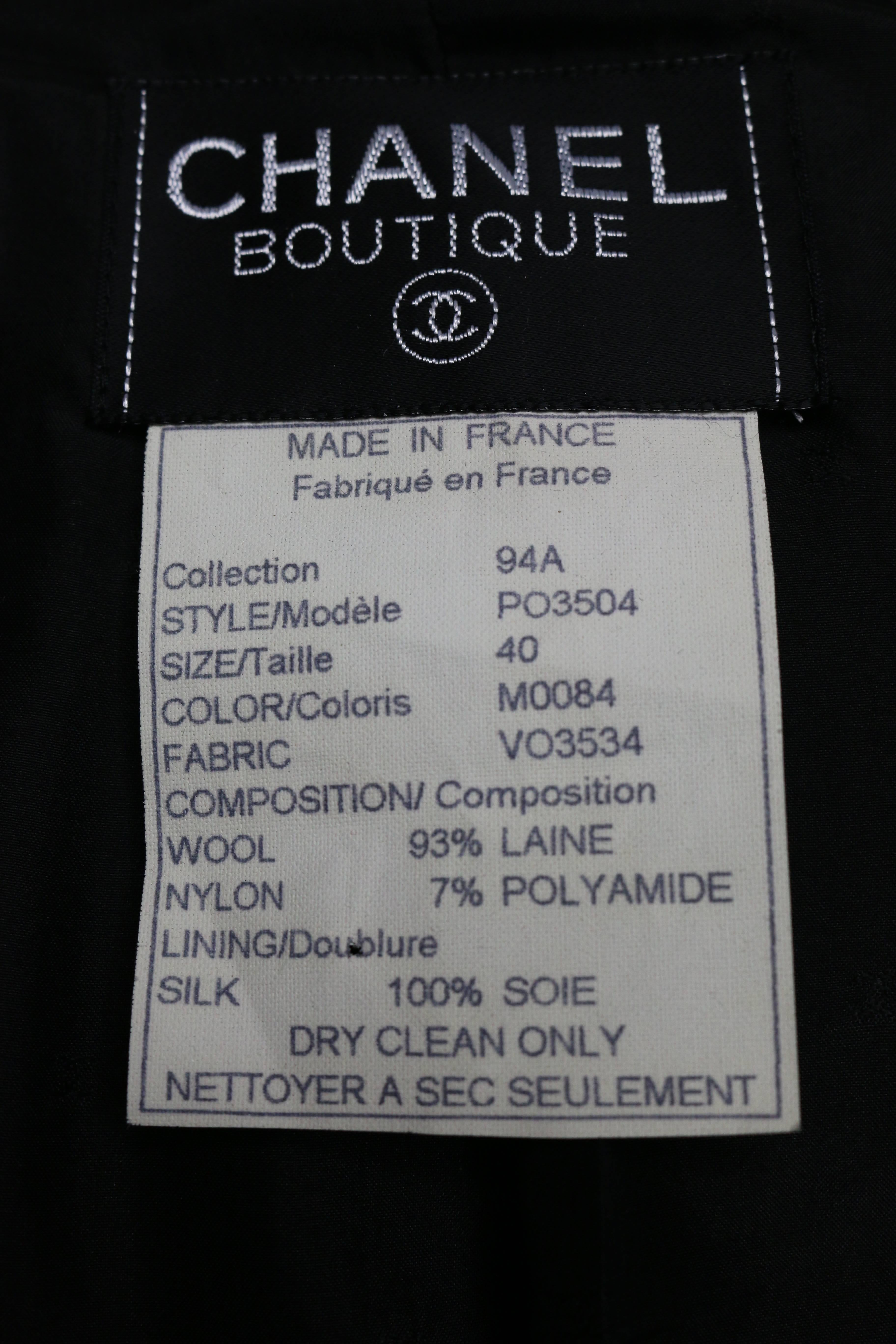 Chanel Classic Tweedjacke aus schwarzer und weißer Wolle im Angebot 1