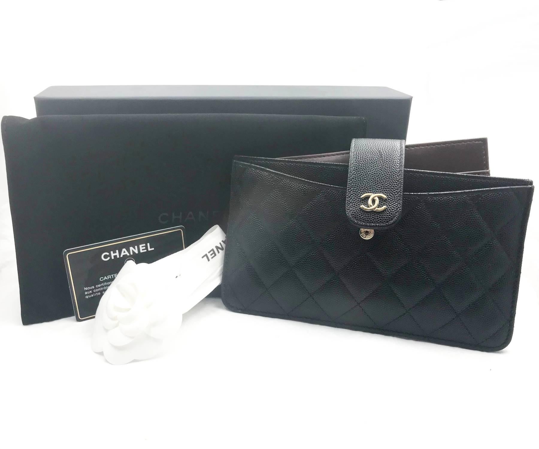 Chanel Classic Black Caviar 2 Set Pouch Long Wallet In Excellent Condition For Sale In Pasadena, CA