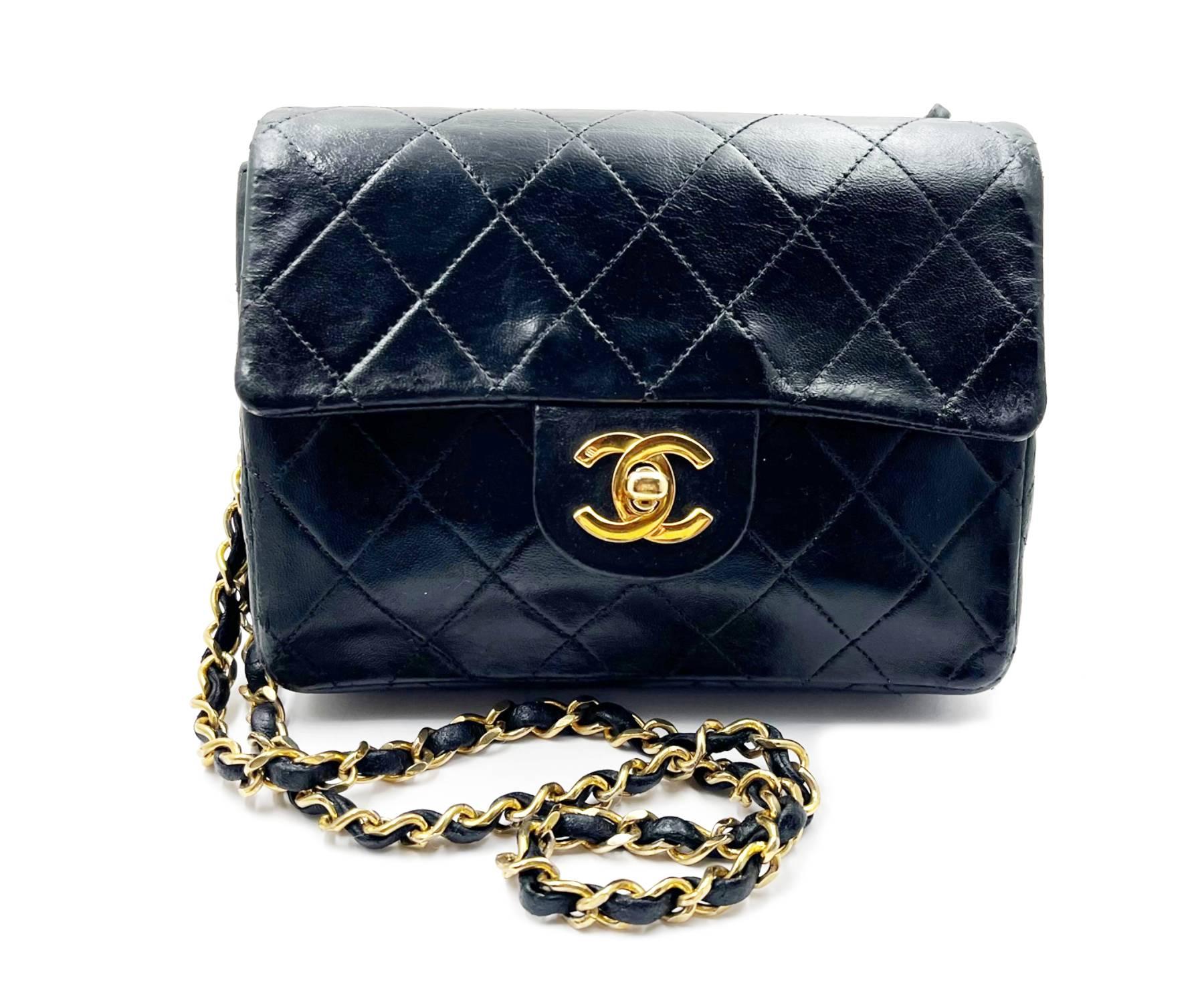 Chanel Vintage Classic Black Mini Timeless Crossbody Bag Wie bei Kate Middleton gesehen

* 178xxxx
* Hergestellt in Frankreich
*Kommt mit dem Staubbeutel und der Box
*Wie bei Prinzessin Kate Middleton gesehen

-Ungefähr 7 