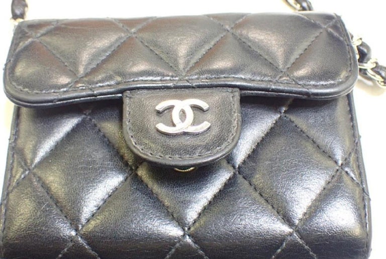 Chanel Classic Black Quilted Leather CC Mini Crossbody Bag For Sale at