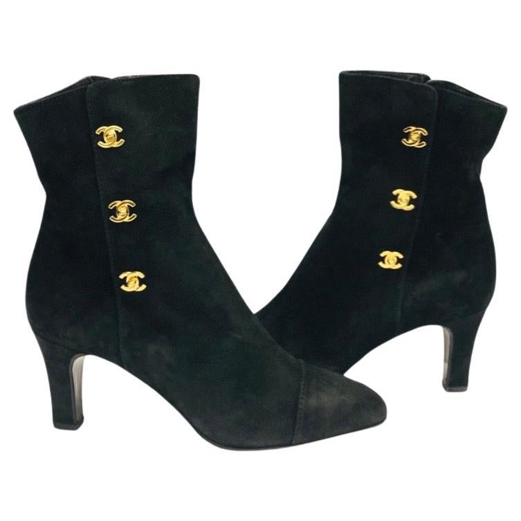 Chanel Botines Clásicos CC Oro Ante Negro