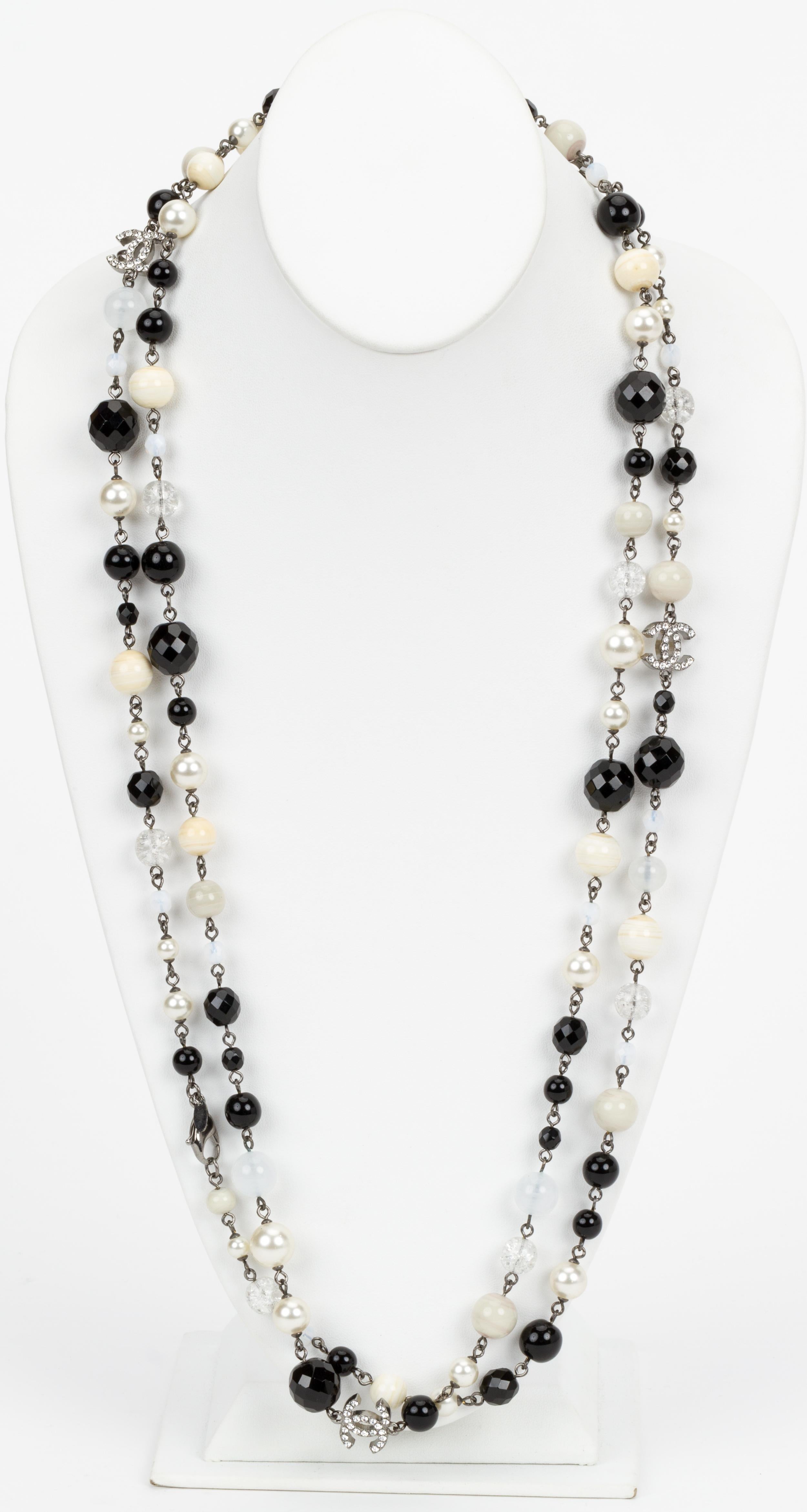 Chanel Classic Black & White Beaded Strand Necklace In Excellent Condition In West Hollywood, CA