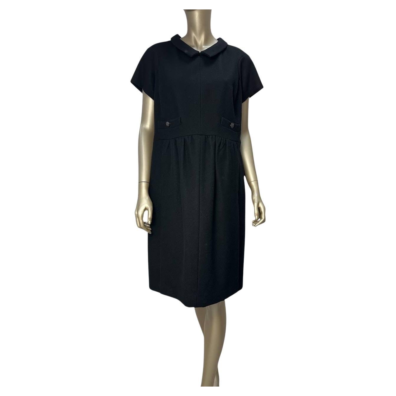 Chanel Klassisches Kleid aus schwarzer Wolle - Größe FR44