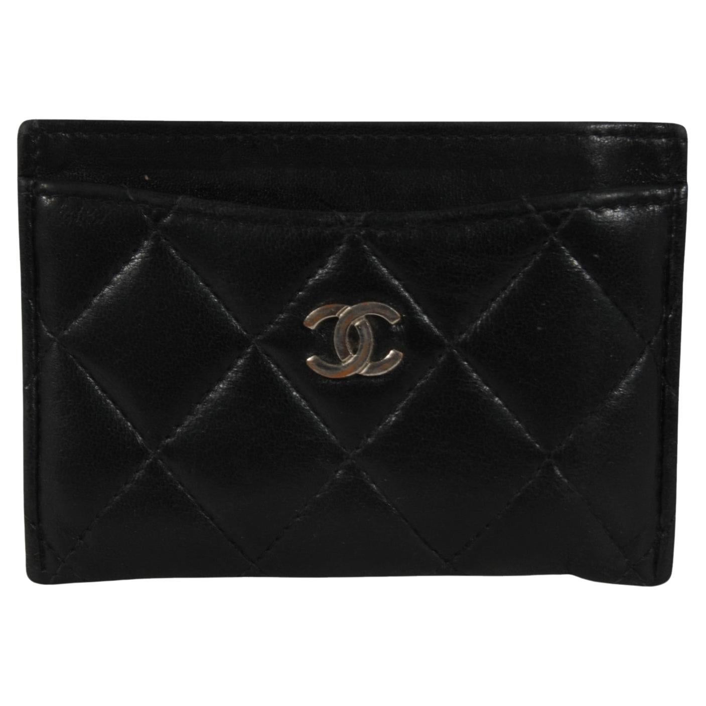 Chanel Portacarte Classic Leather Nero Trapuntato in pelle d
agnello Portafoglio CC Logo