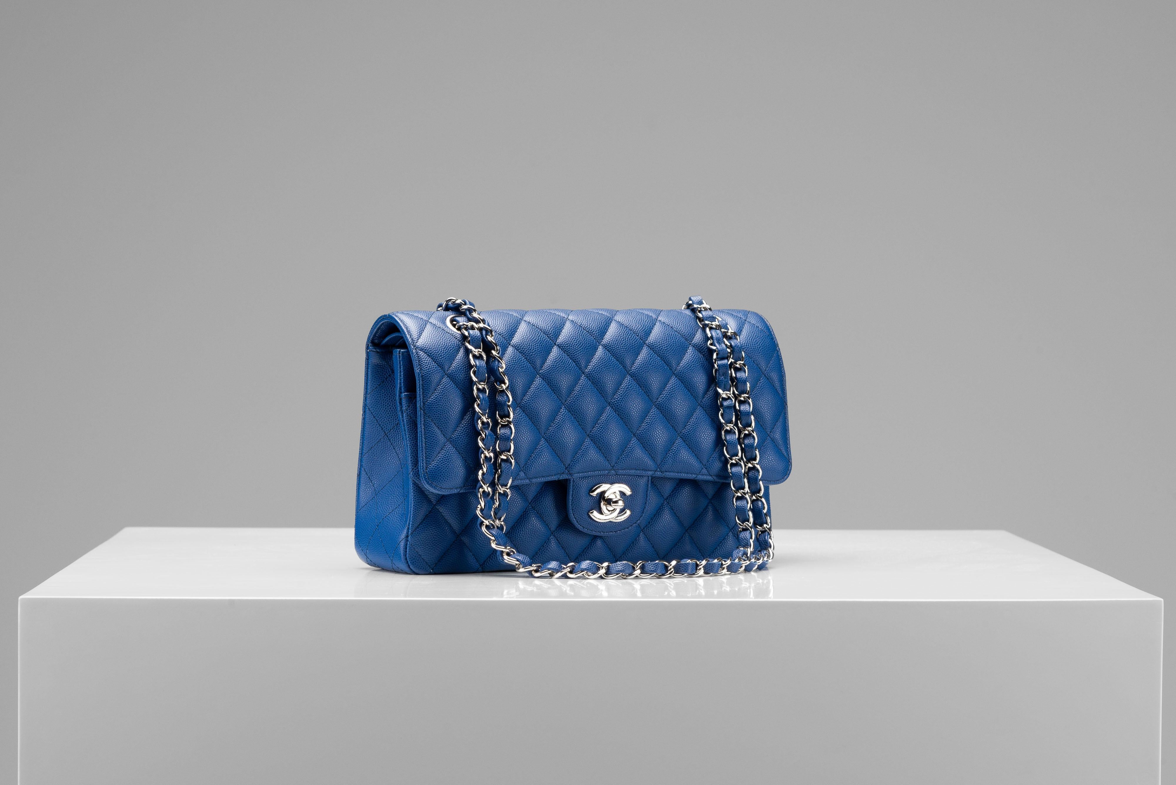 Chanel Classic Caviar Medium Blue Silver Hardware In Good Condition For Sale In Roosendaal, NL