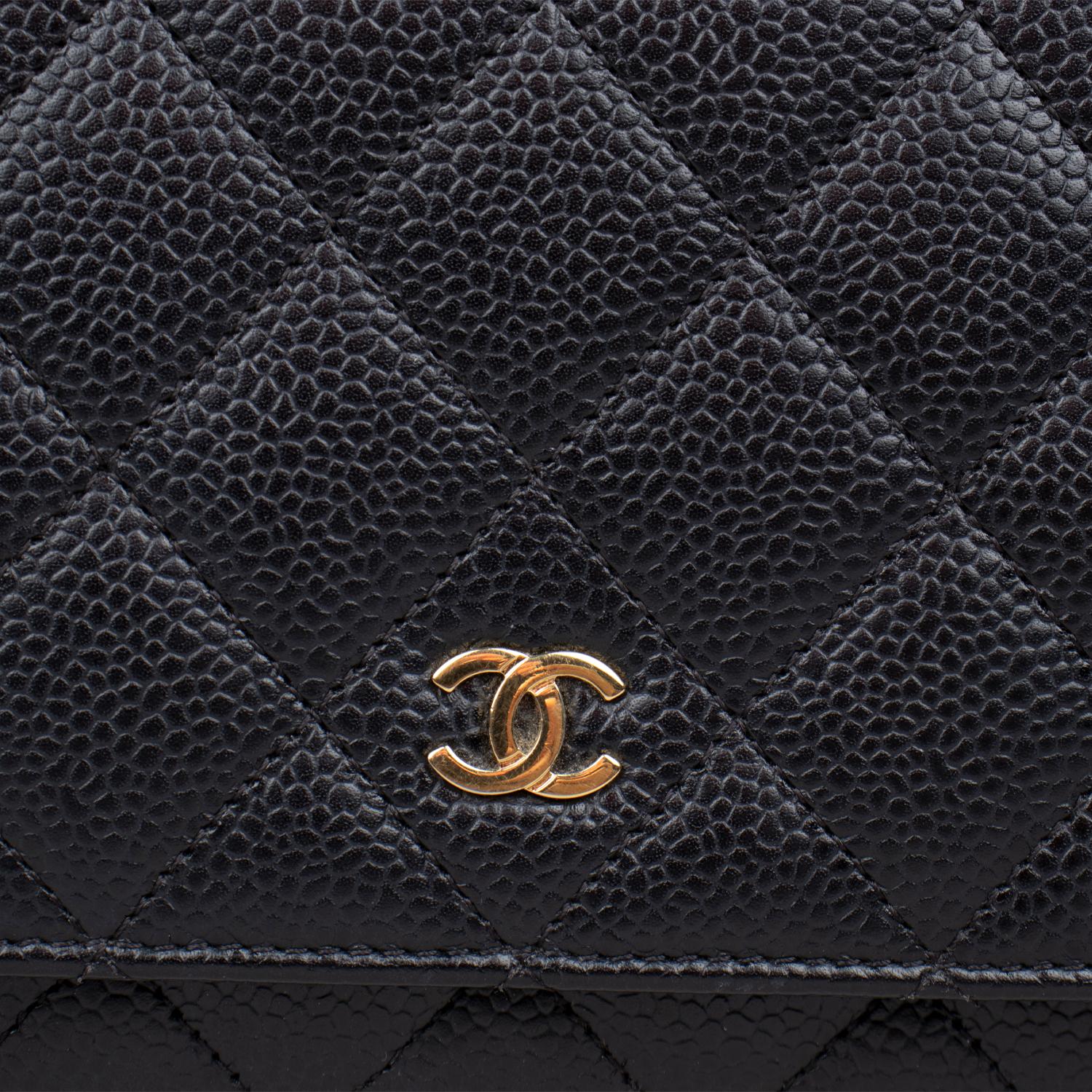Chanel Classic Caviar Wallet on Chain For Sale 3