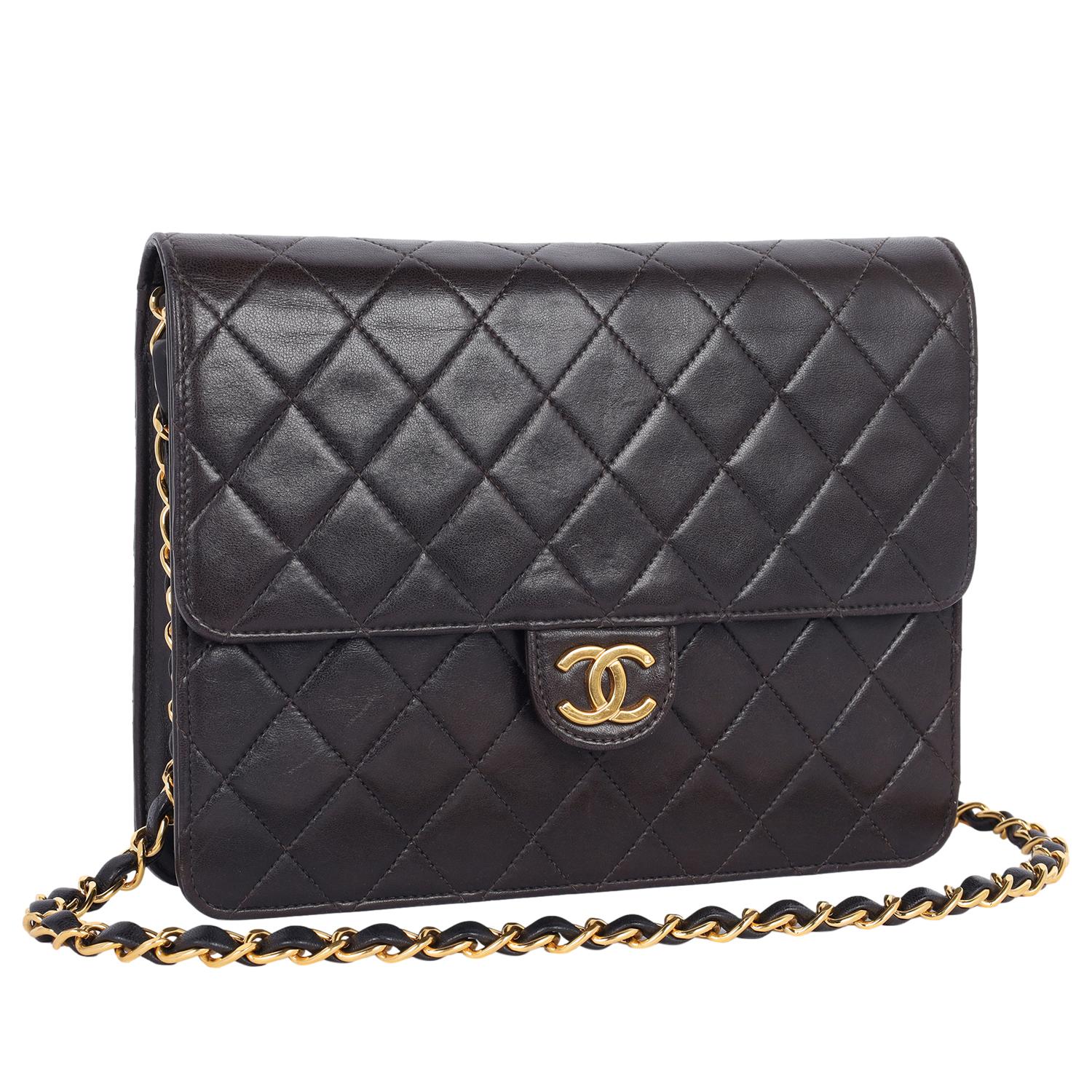 Donna Chanel Classic CC Borsa a tracolla in pelle di agnello con patta frontale Nero in vendita
