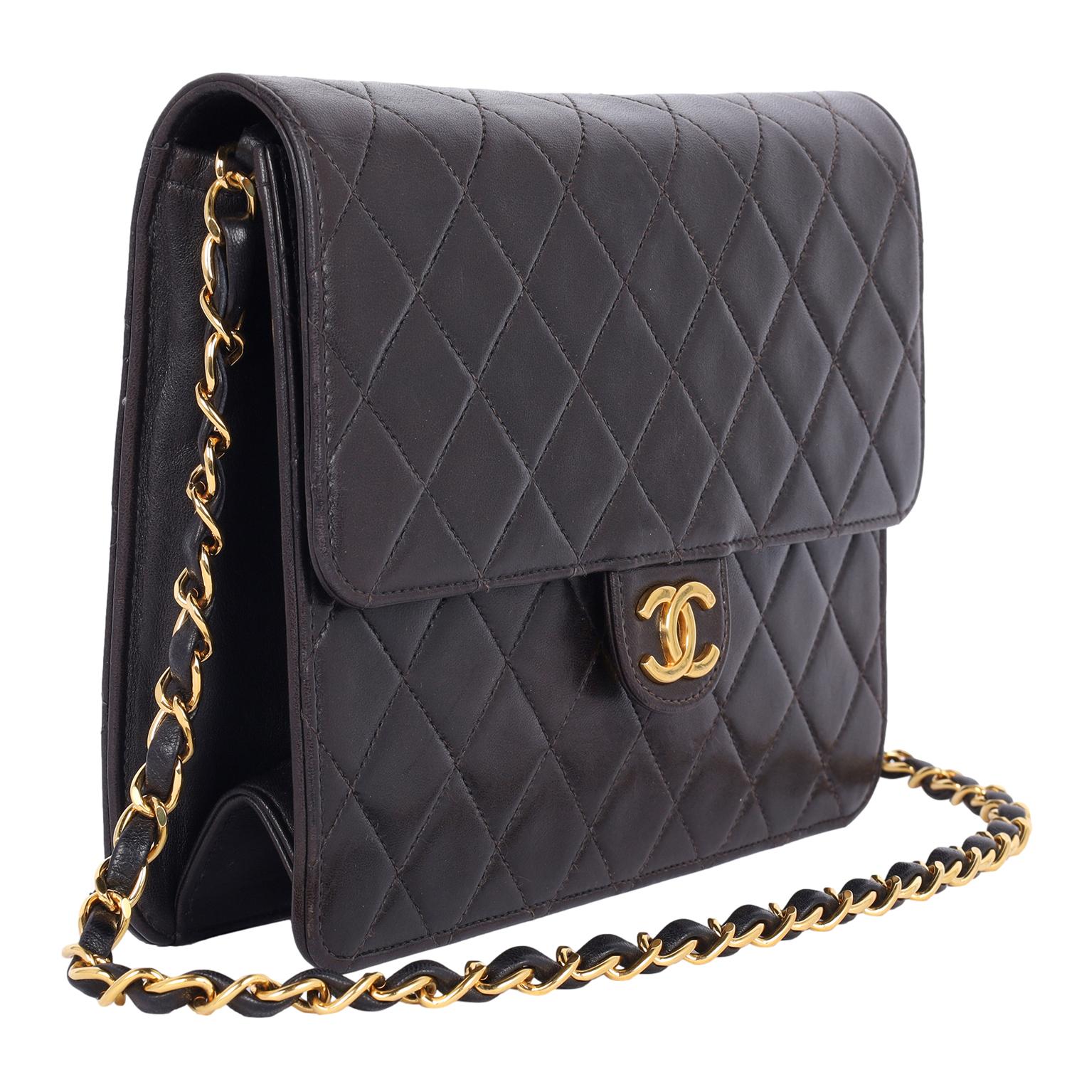 Chanel Classic CC Borsa a tracolla in pelle di agnello con patta frontale Nero in vendita 1