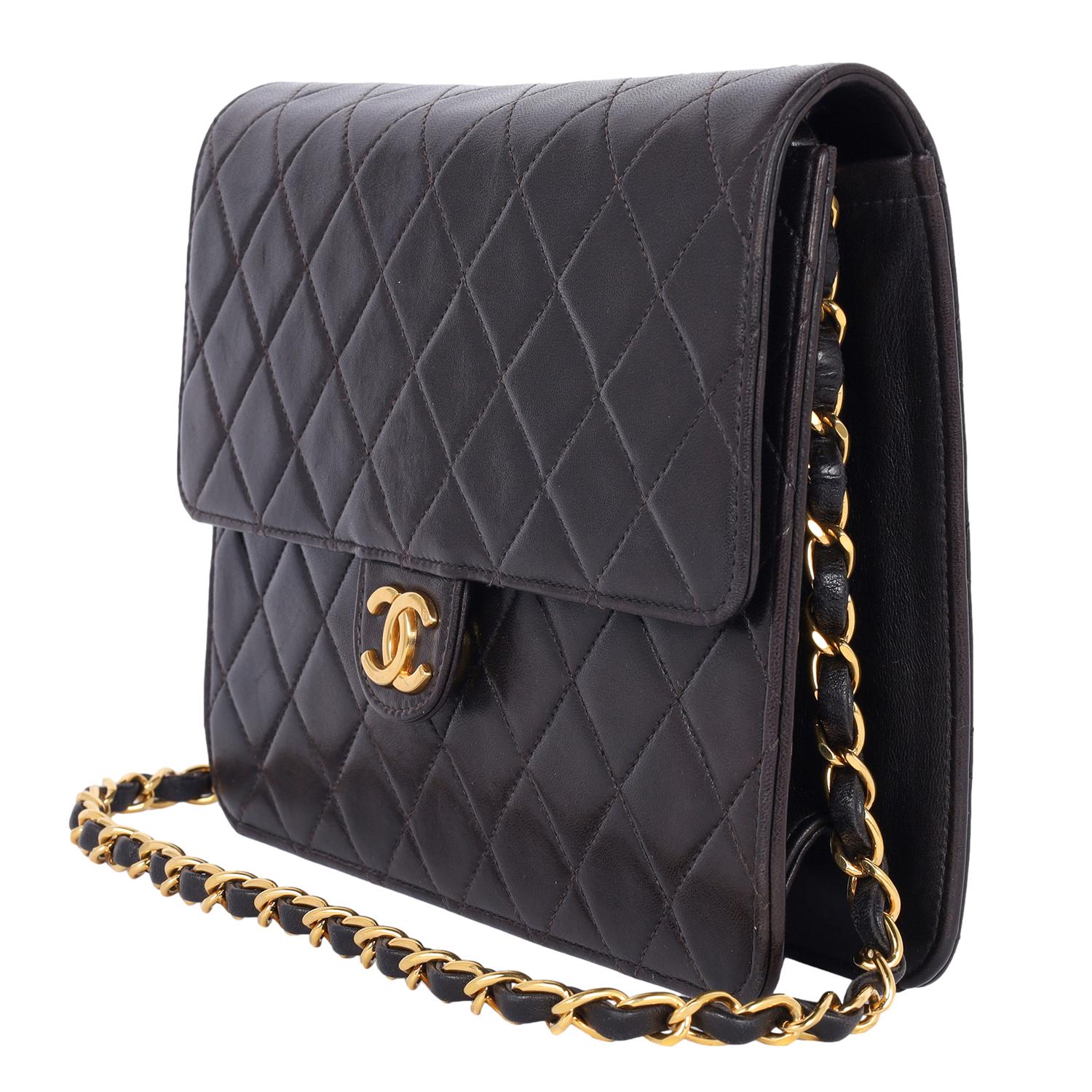 Chanel Classic CC Borsa a tracolla in pelle di agnello con patta frontale Nero in vendita 2