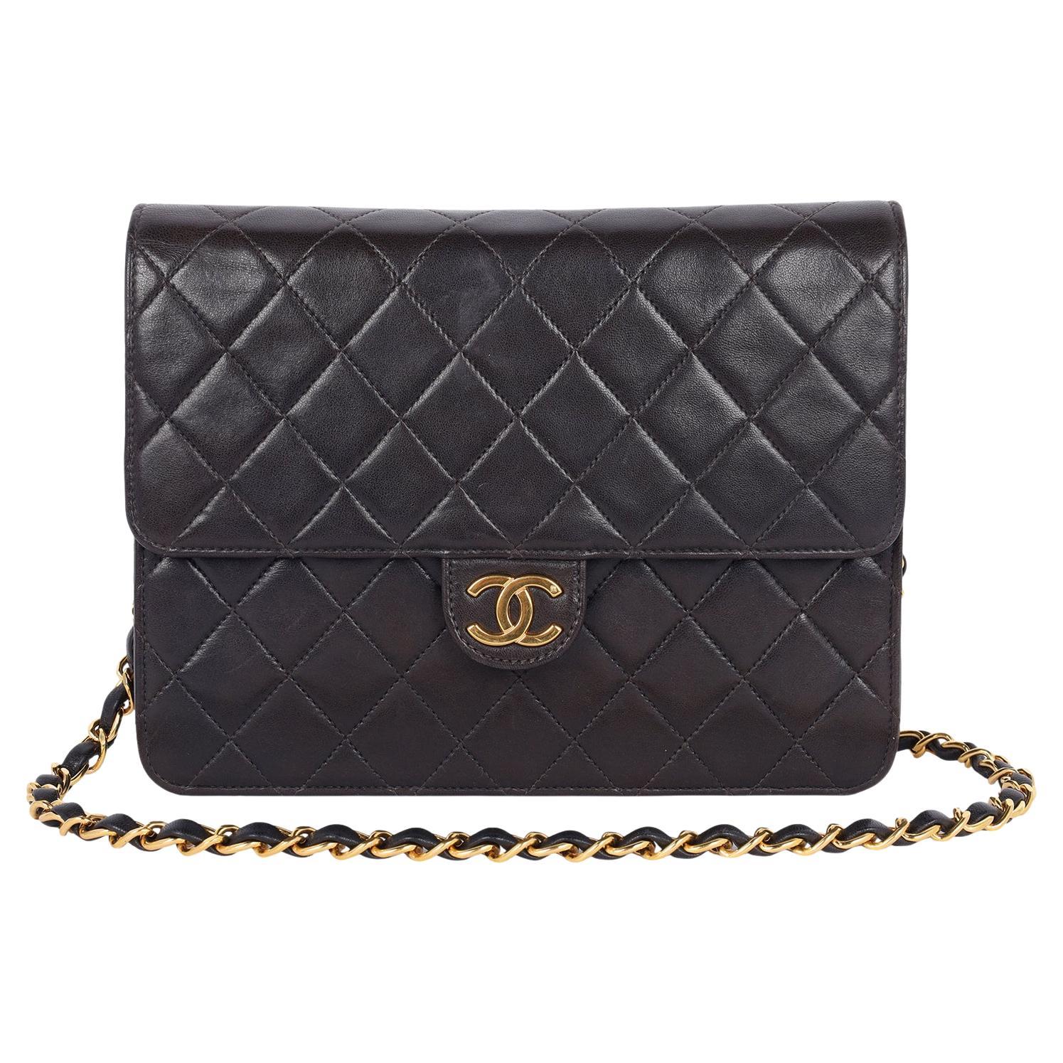 Chanel Classic CC Borsa a tracolla in pelle di agnello con patta frontale Nero