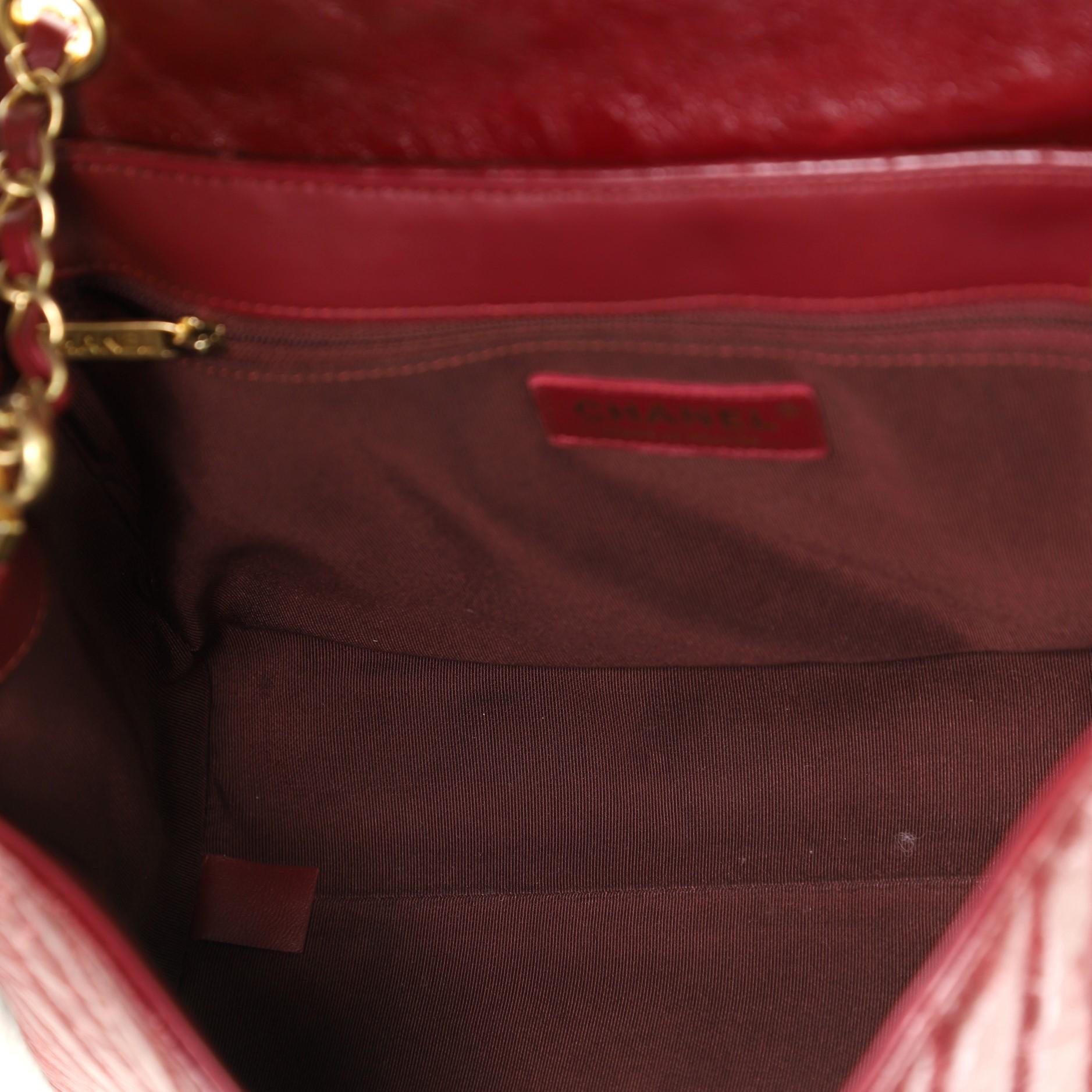Chanel Classic CC Hampton Flap Bag Chevron Aged Lambskin Medium In Good Condition In NY, NY