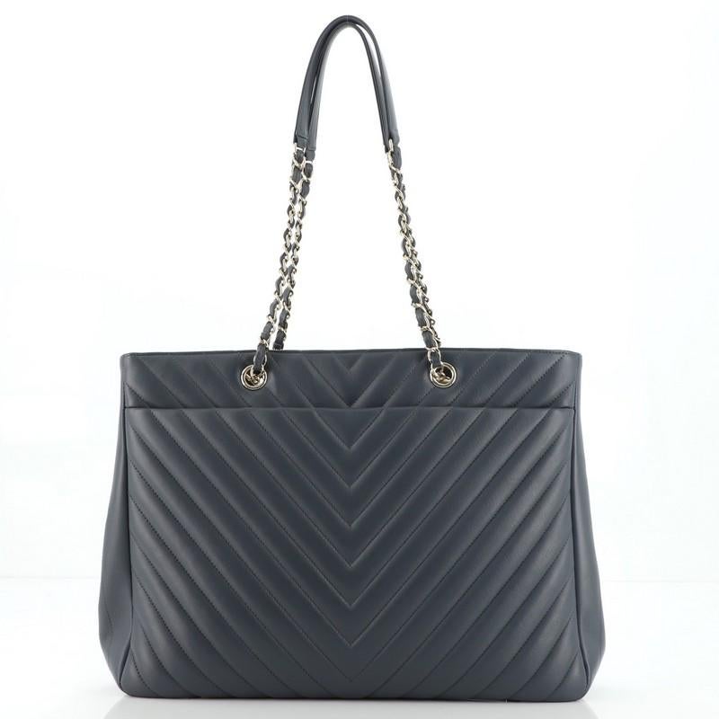 Chanel Classic CC Shopping Tote Chevron Calfskin Large In Good Condition In NY, NY
