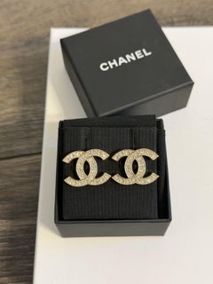 CHANEL Classic CC Silberne Mini-Ohrstecker
