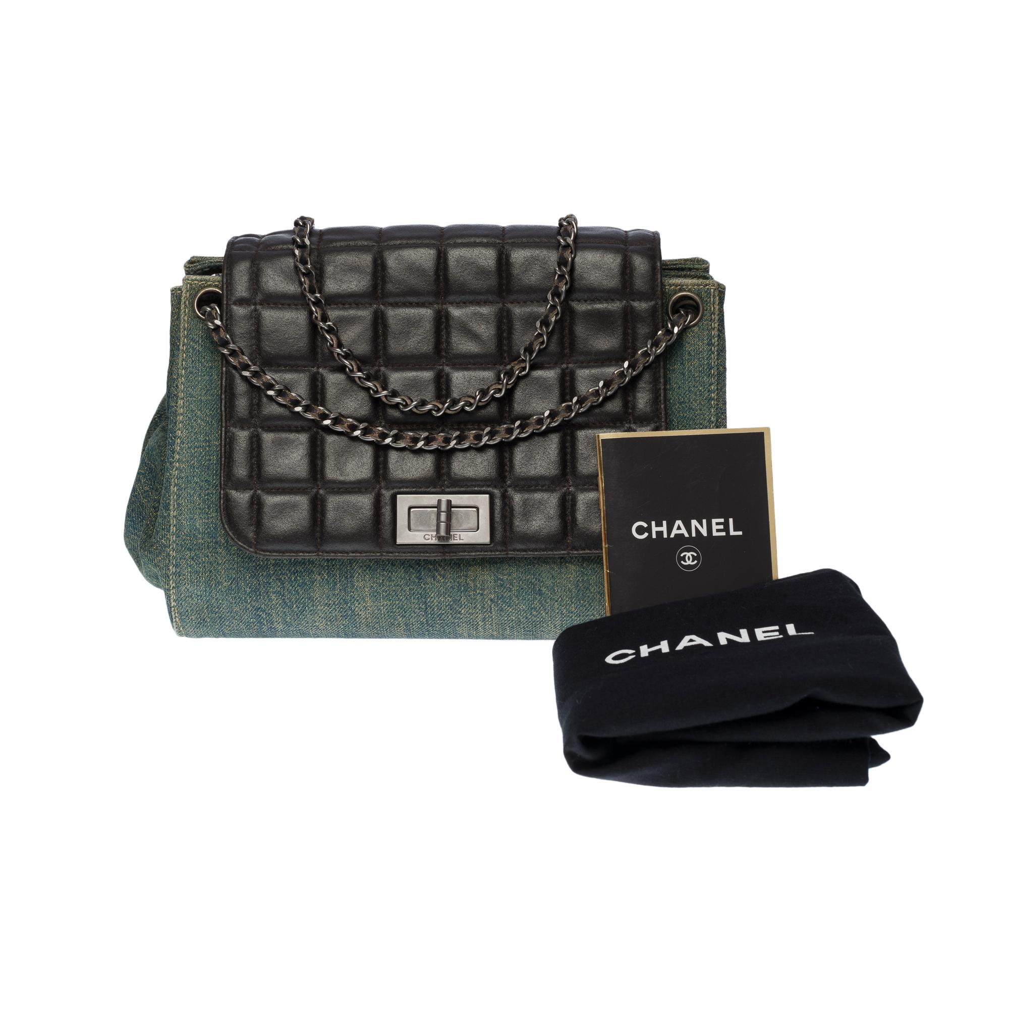 Chanel Classic Chocolate Bar shoulder flap bag in denim and black leather, SHW 7