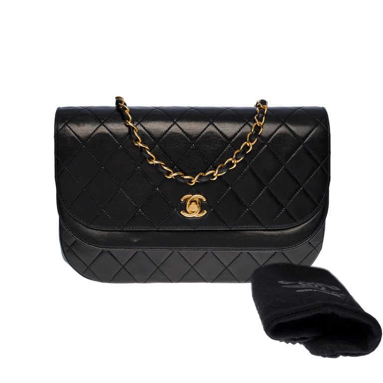Chanel Classic Demi-Lune shoulder Flap bag in black quilted