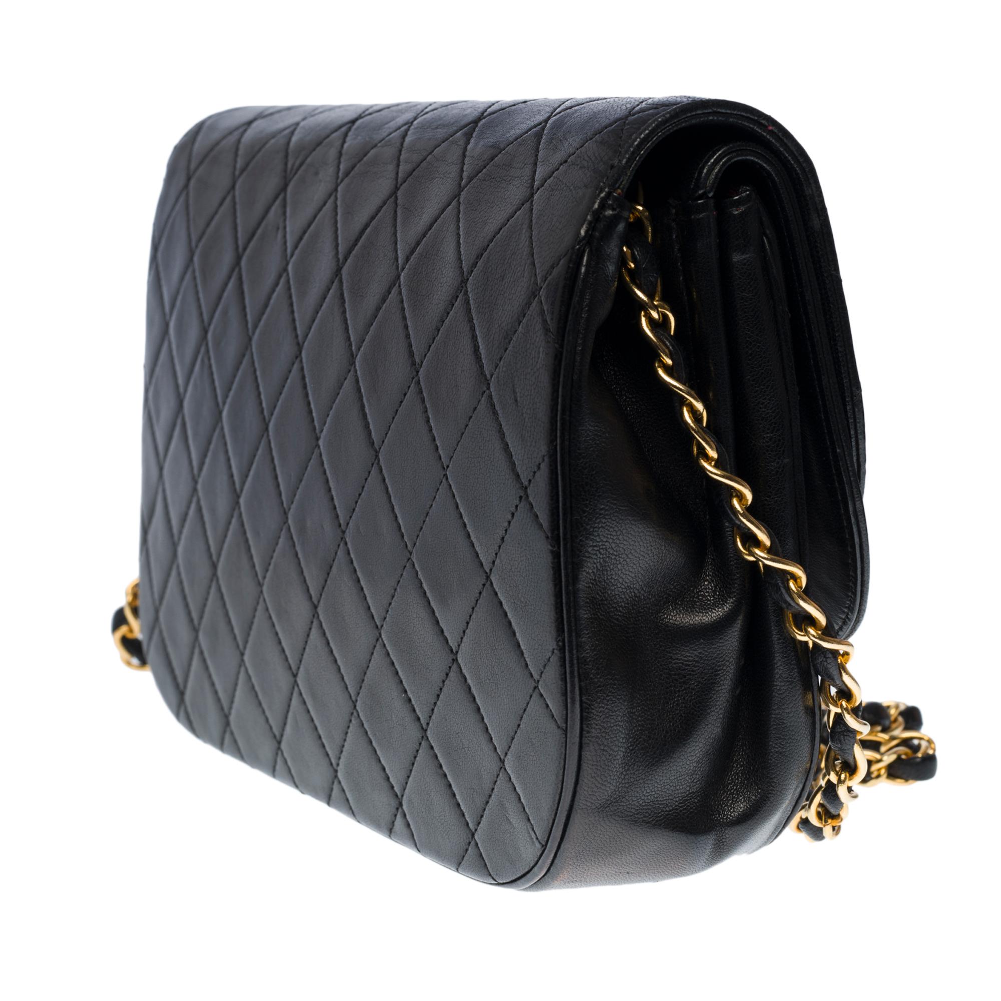 Chanel Classic Demi-Lune shoulder Flap bag in black quilted leather, GHW In Good Condition In Paris, IDF