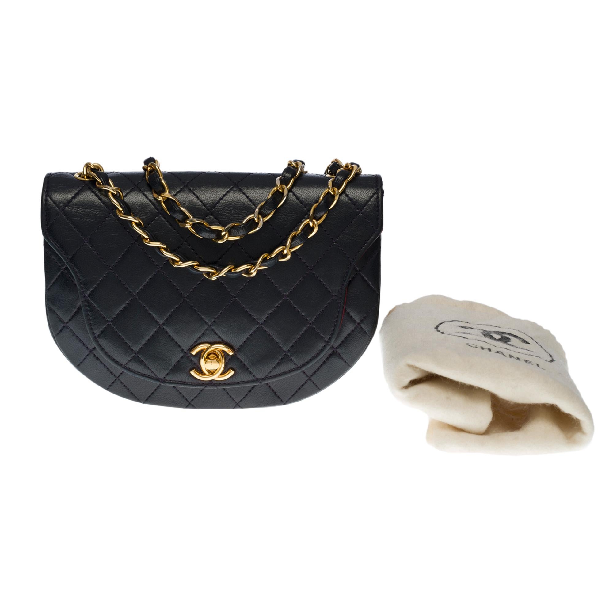 Chanel Classic Demi-Lune shoulder Flap bag in navy blue quilted lamb leather, GHW 5