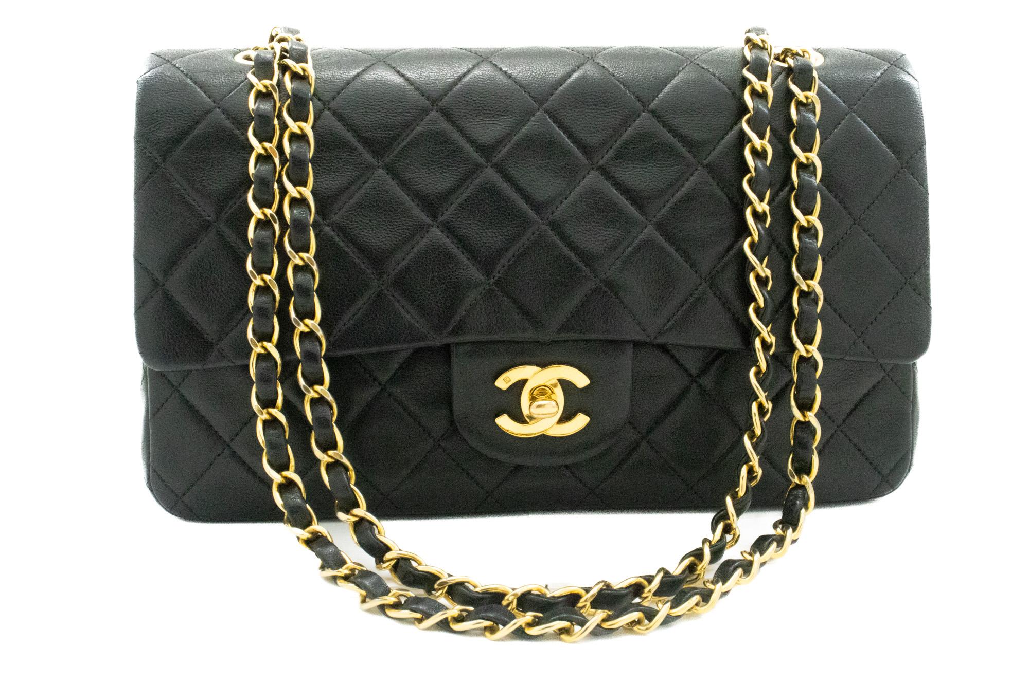 Un authentique sac à bandoulière CHANEL Classic Double Flap 10