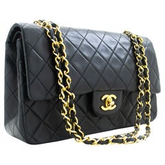 CHANEL Bolso de hombro clásico con doble solapa y cadena de 10 pulgadas Piel de cordero Negro