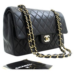 CHANEL Sac à bandoulière classique à double rabat avec chaîne de 10 pouces en cuir d'agneau noir