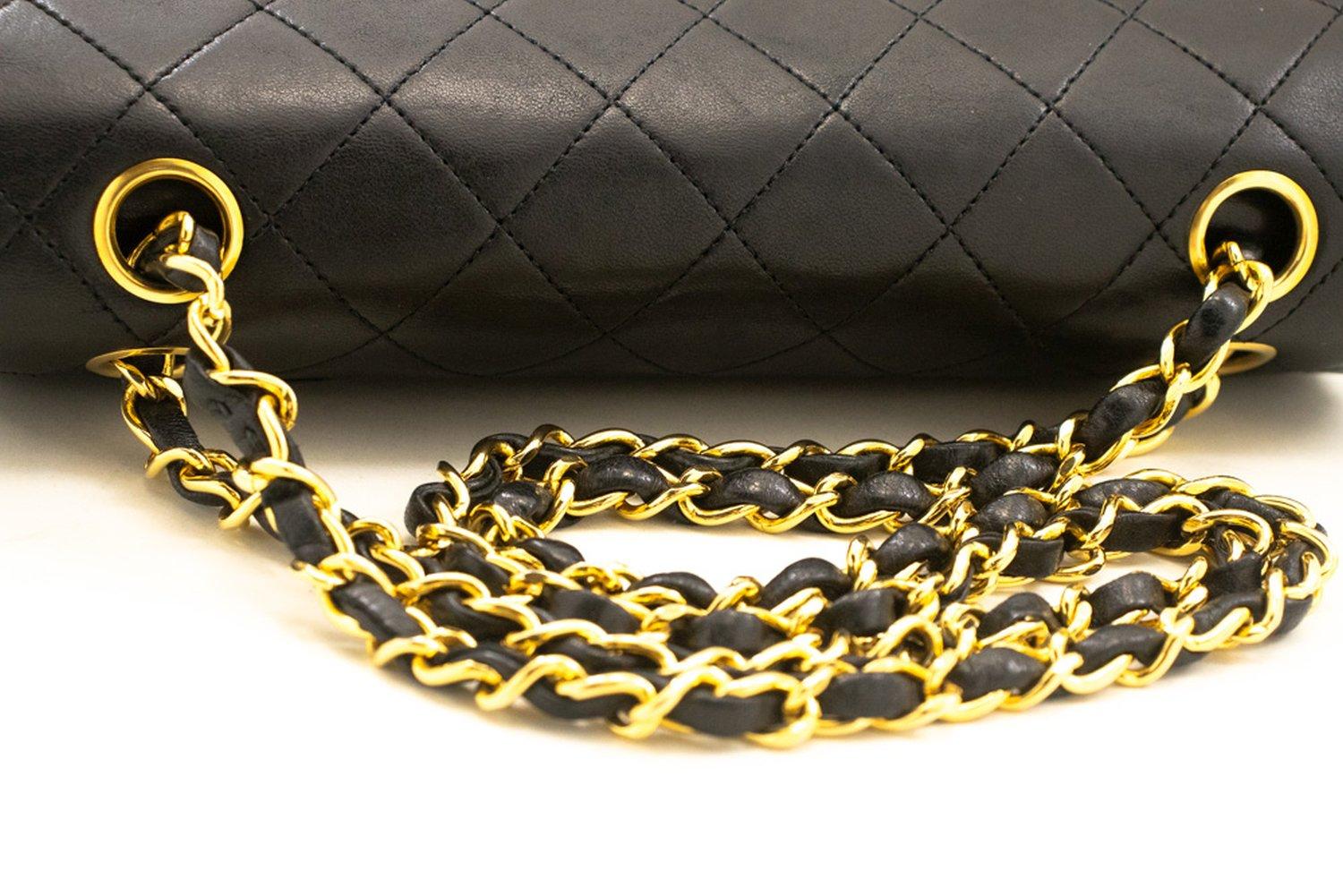 CHANEL Sac à bandoulière classique à double rabat avec chaîne de 9 pouces en cuir d'agneau noir 9