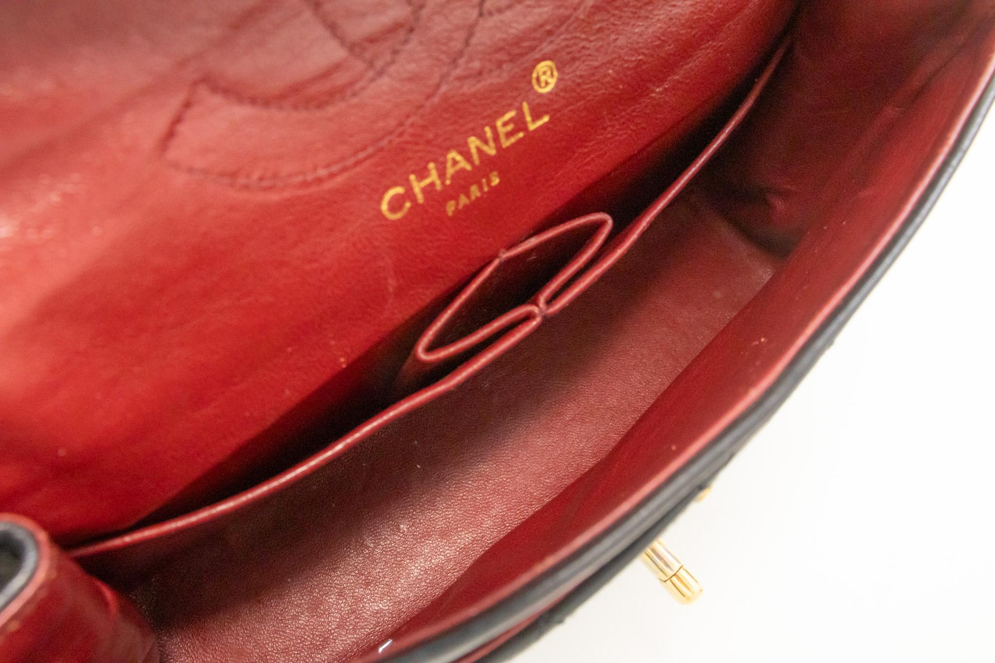 CHANEL Sac à bandoulière classique à double rabat avec chaîne de 9 pouces en cuir d'agneau noir 5