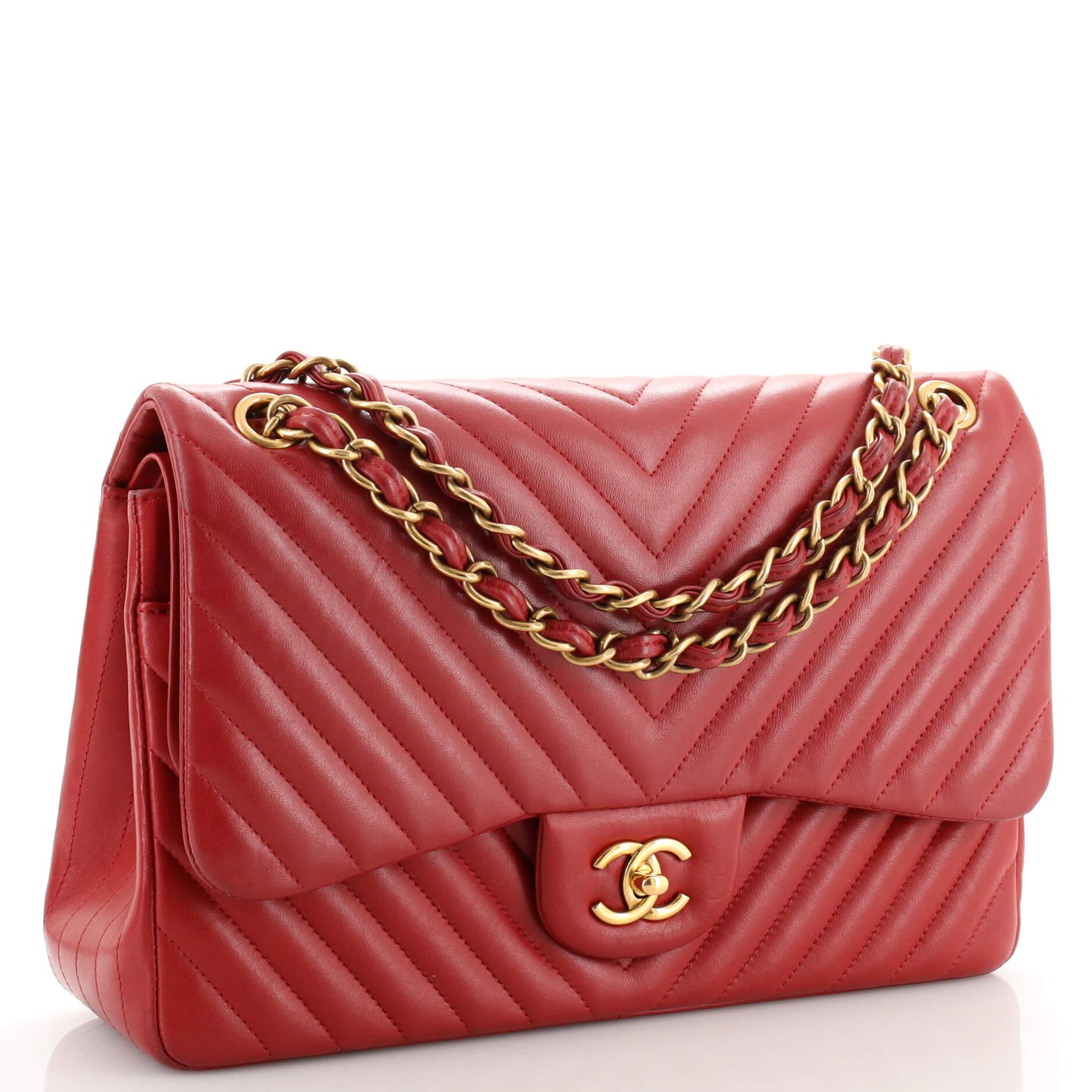 Chanel Classic Double Flap Bag Chevron Lambskin Jumbo In Good Condition In NY, NY