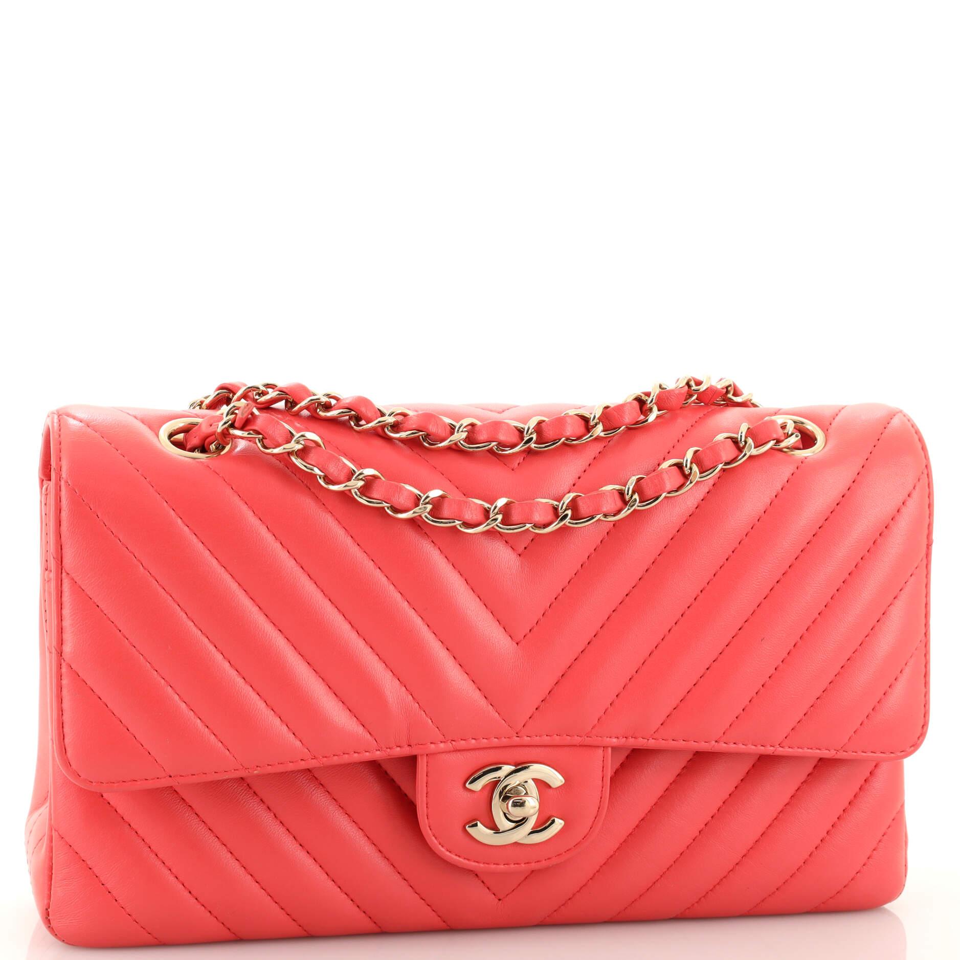 Chanel Classic Double Flap Bag Chevron Lambskin Medium In Good Condition In NY, NY