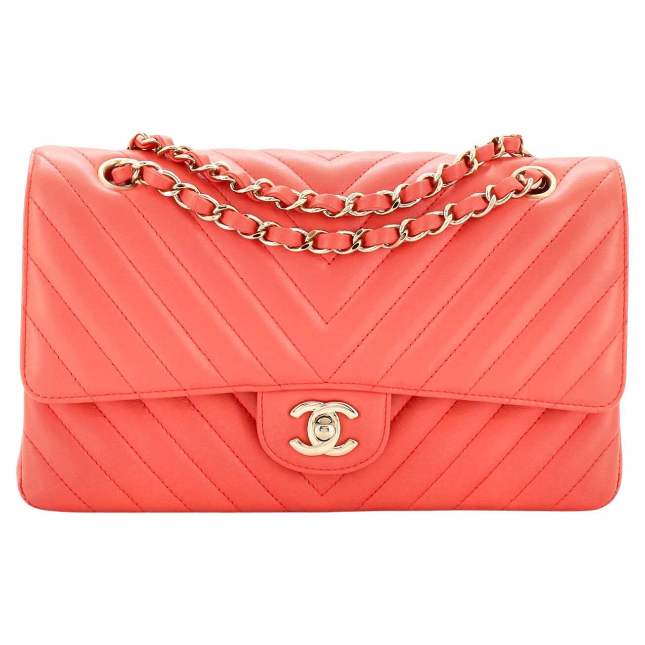 Chanel 22B Quilted Smooth Calfskin Maxi Hobo For Sale at 1stDibs