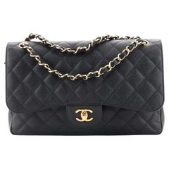 Klassische Chanel-Doppelklappentasche aus gestepptem Kaviar Jumbo