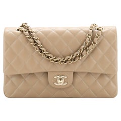 Sac à double rabat classique Chanel matelassé Caviar Medium