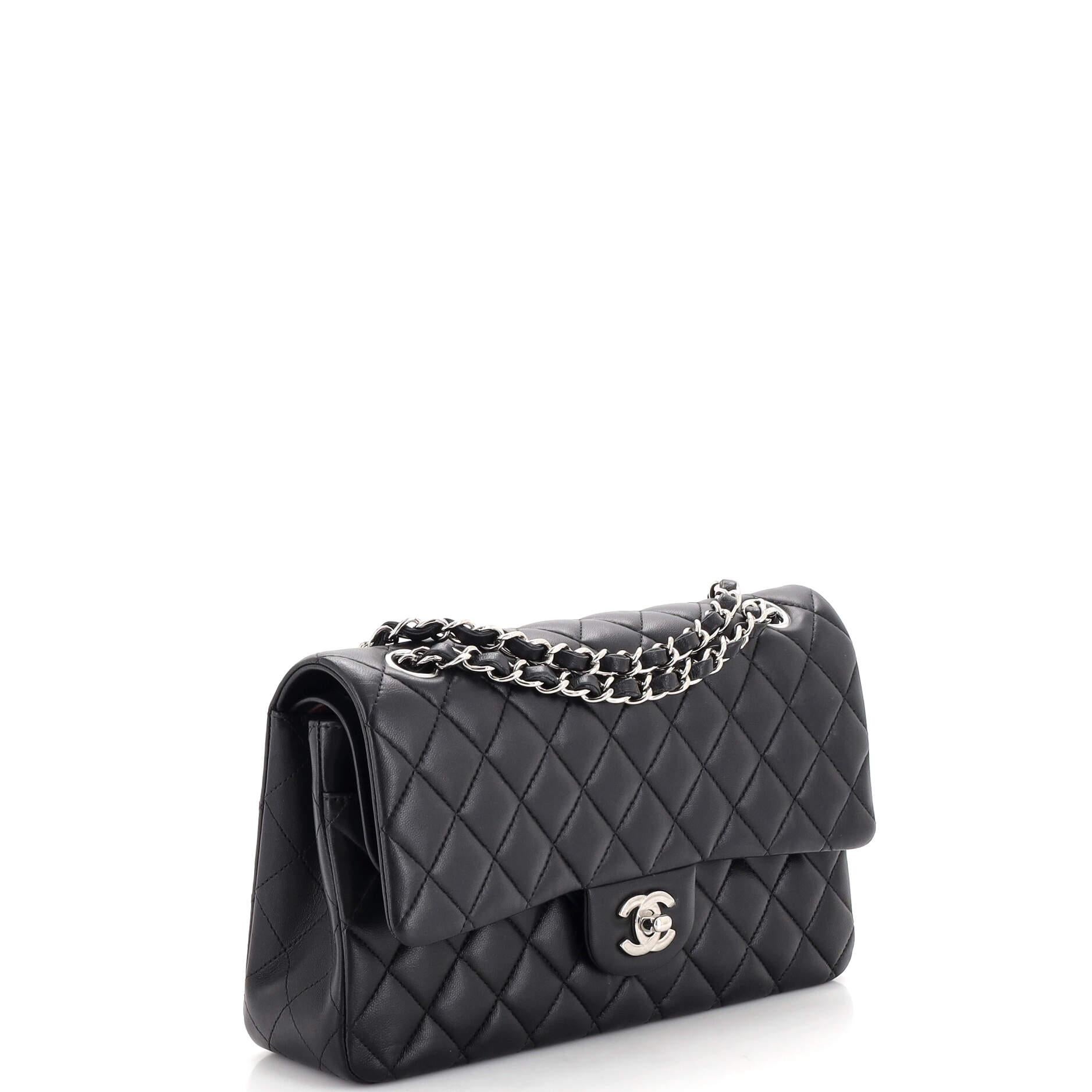 Chanel Classic Double Flap Bag Quilted Lambskin Medium In Good Condition For Sale In NY, NY