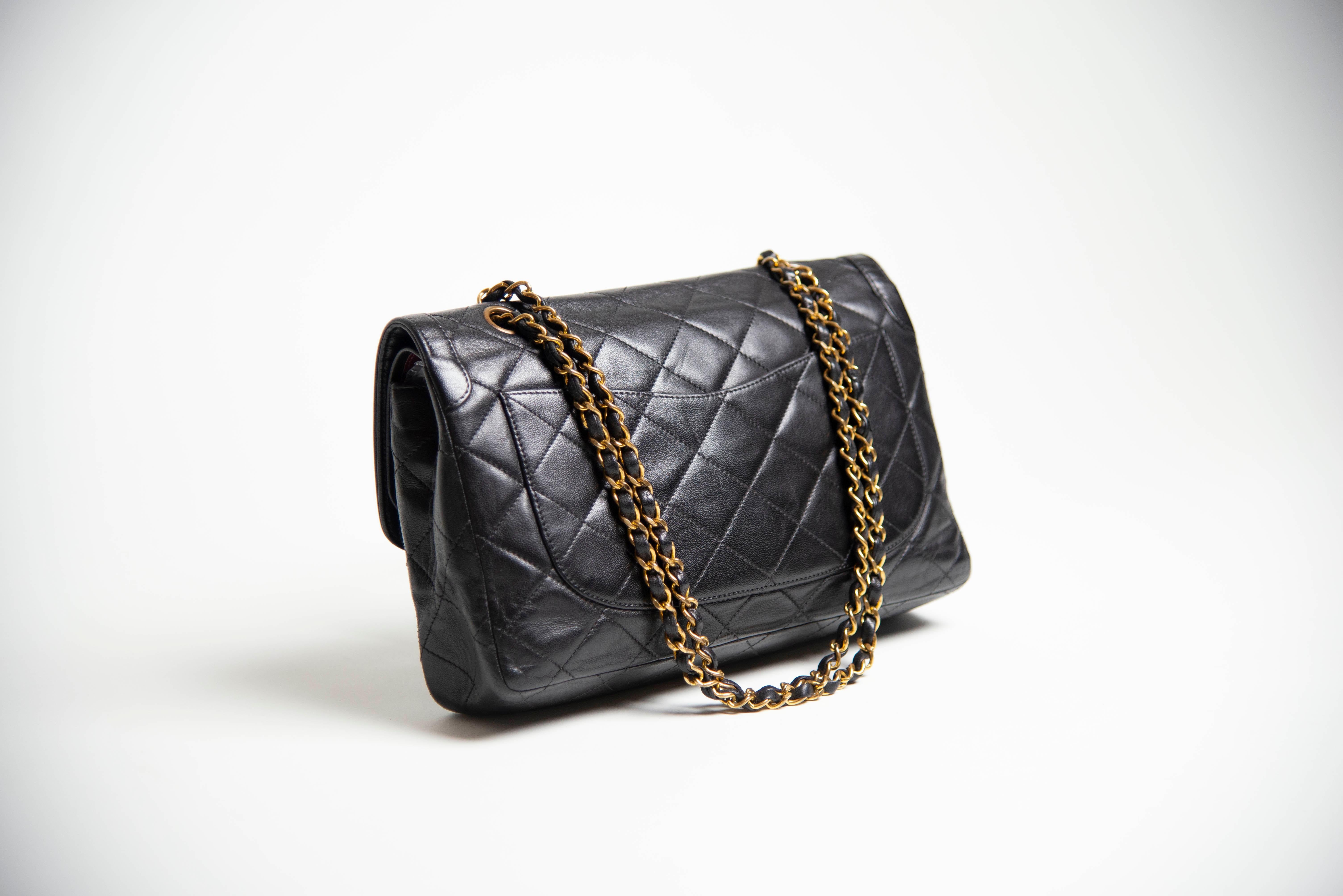 Chanel Classic Double Flap Lambskin Paris Edition  In Good Condition In Roosendaal, NL