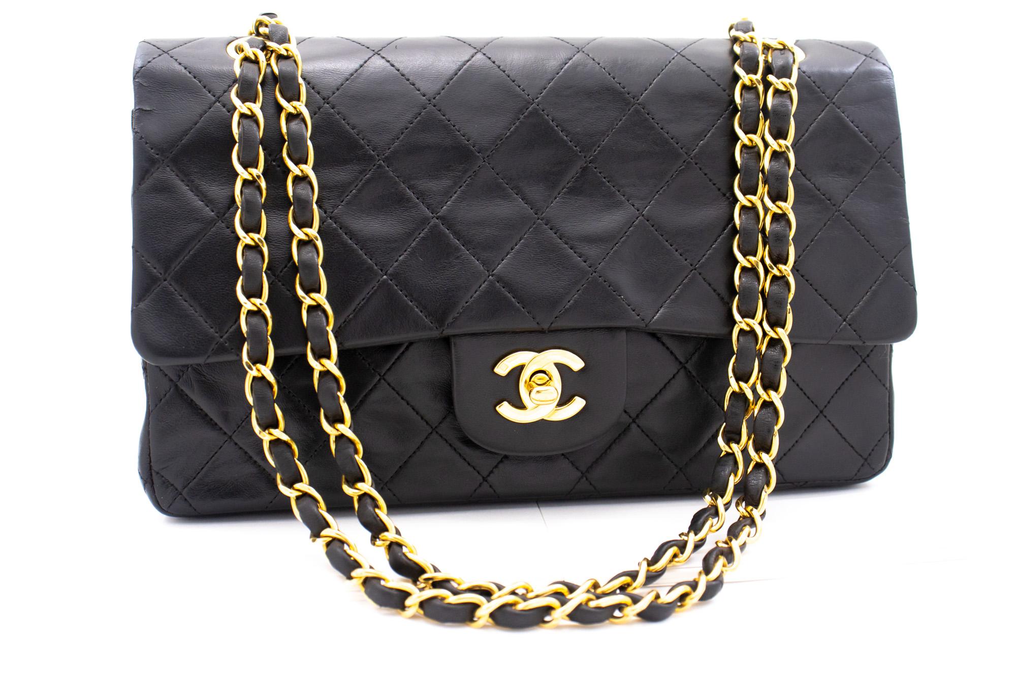An authentic CHANEL Classic Double Flap Medium Chain Shoulder Bag Black Lamb. The color is Black. The outside material is Leather. The pattern is Solid. This item is Vintage / Classic. The year of manufacture would be 1997-1999.
Conditions &