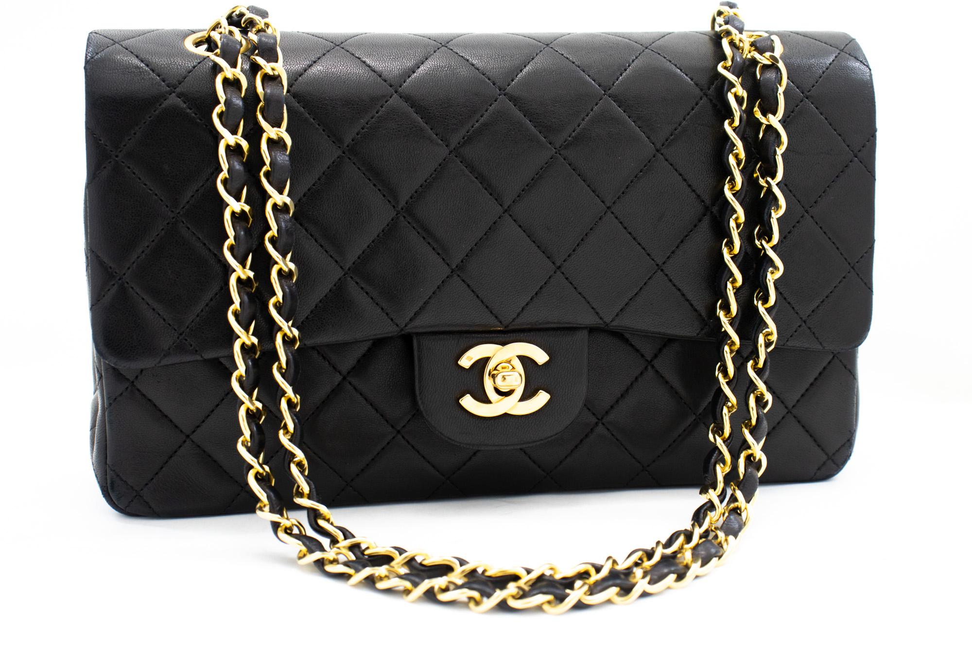 An authentic CHANEL Classic Double Flap Medium Chain Shoulder Bag Black Lamb. The color is Black. The outside material is Leather. The pattern is Solid. This item is Vintage / Classic. The year of manufacture would be 1989-1991.
Conditions &