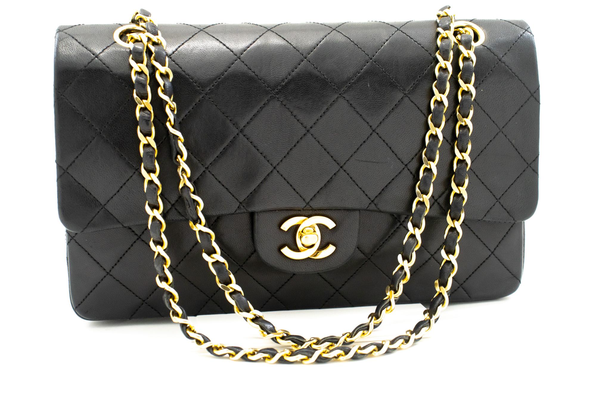 An authentic CHANEL Classic Double Flap Medium Chain Shoulder Bag Black Lamb. The color is Black. The outside material is Leather. The pattern is Solid. This item is Vintage / Classic. The year of manufacture would be 1986-1988.
Conditions &