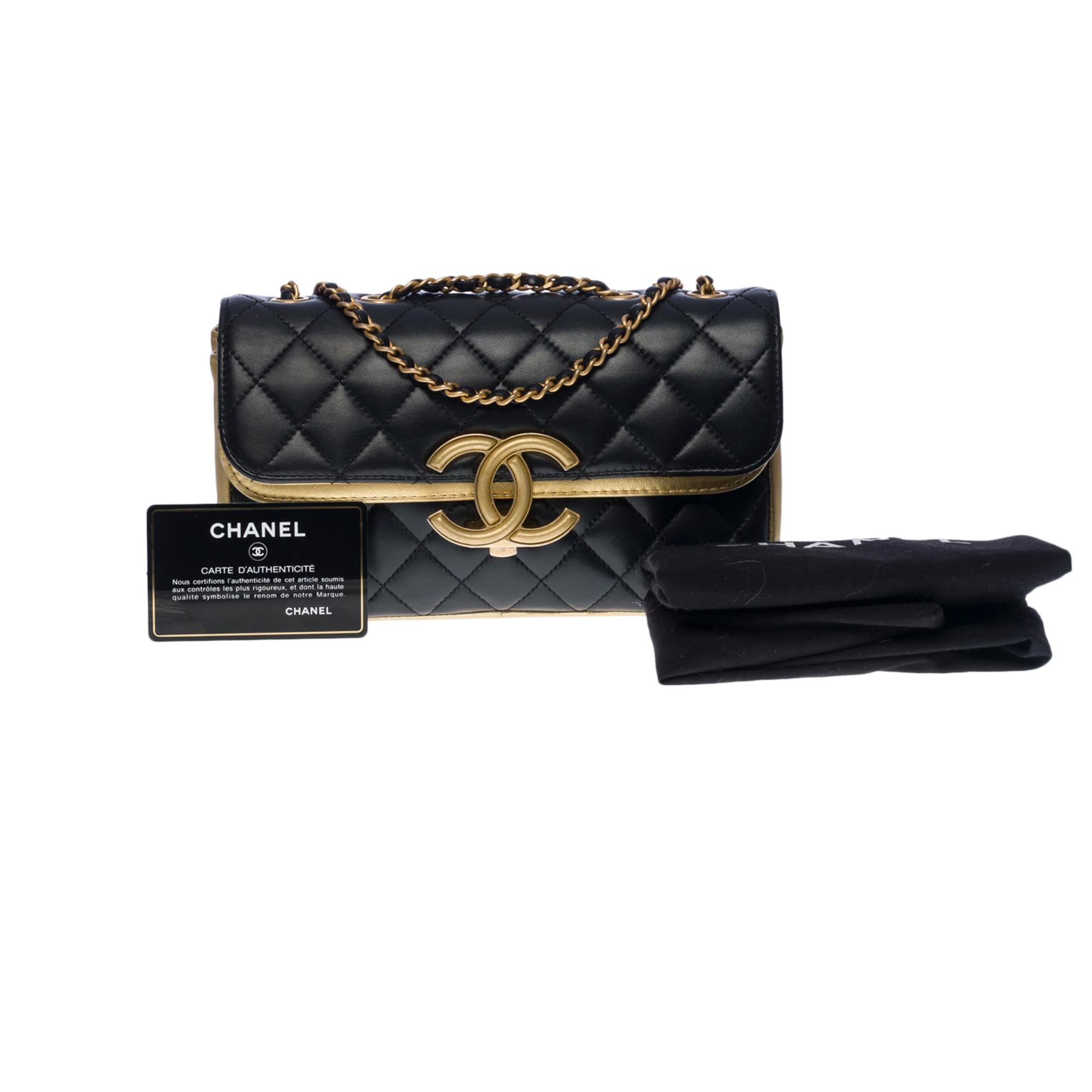Borsa a tracolla Chanel Classic a doppia patta in pelle trapuntata nera e oro , GHW 7