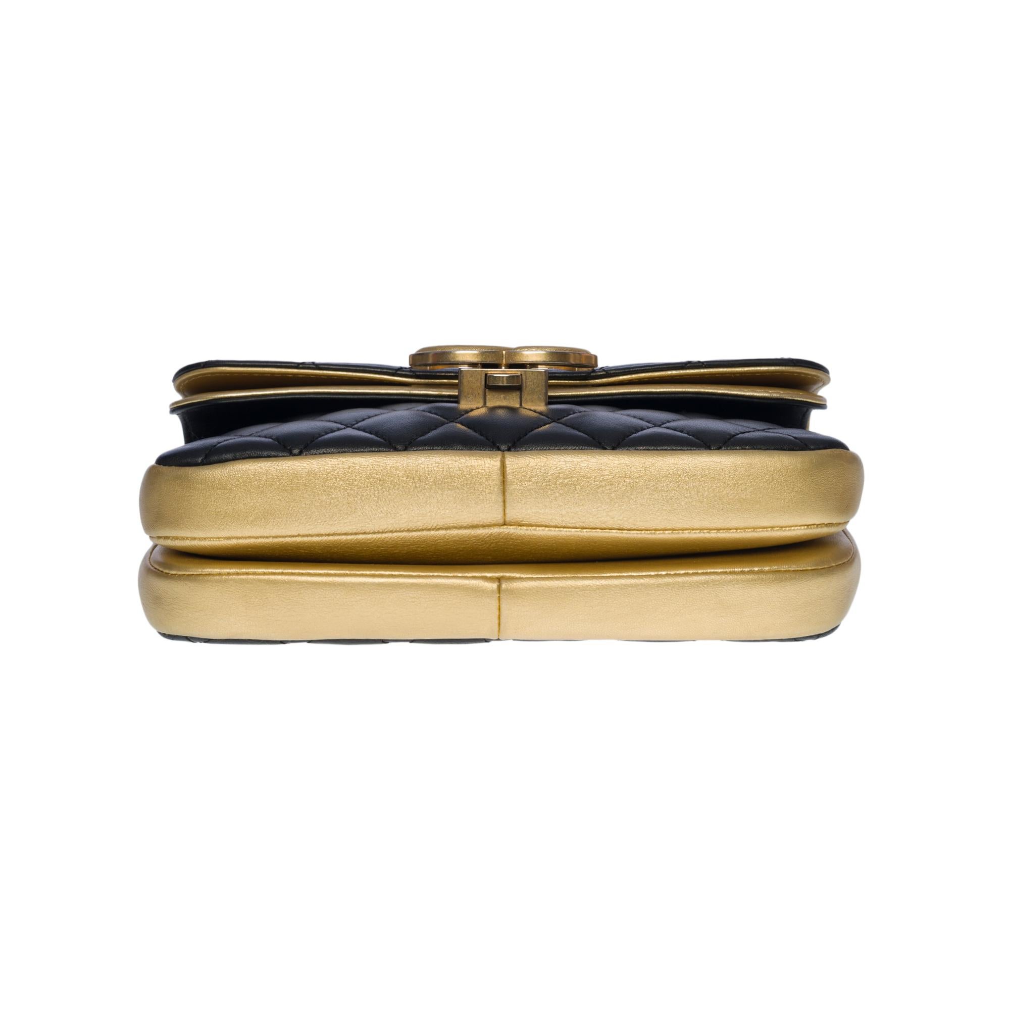 Borsa a tracolla Chanel Classic a doppia patta in pelle trapuntata nera e oro , GHW 4