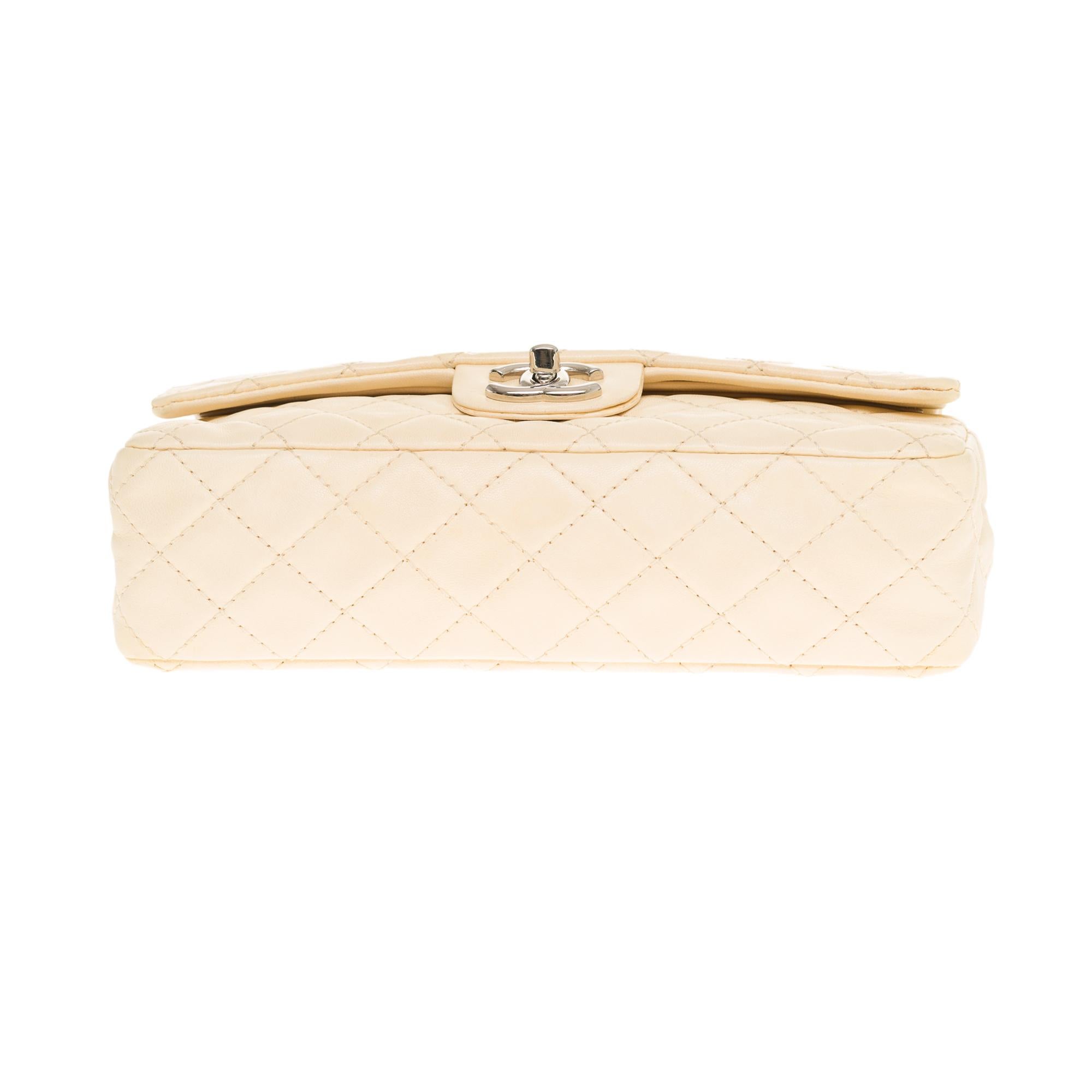 Chanel Classic double Flap shoulder bag in Pink quilted lambskin, SHW 1