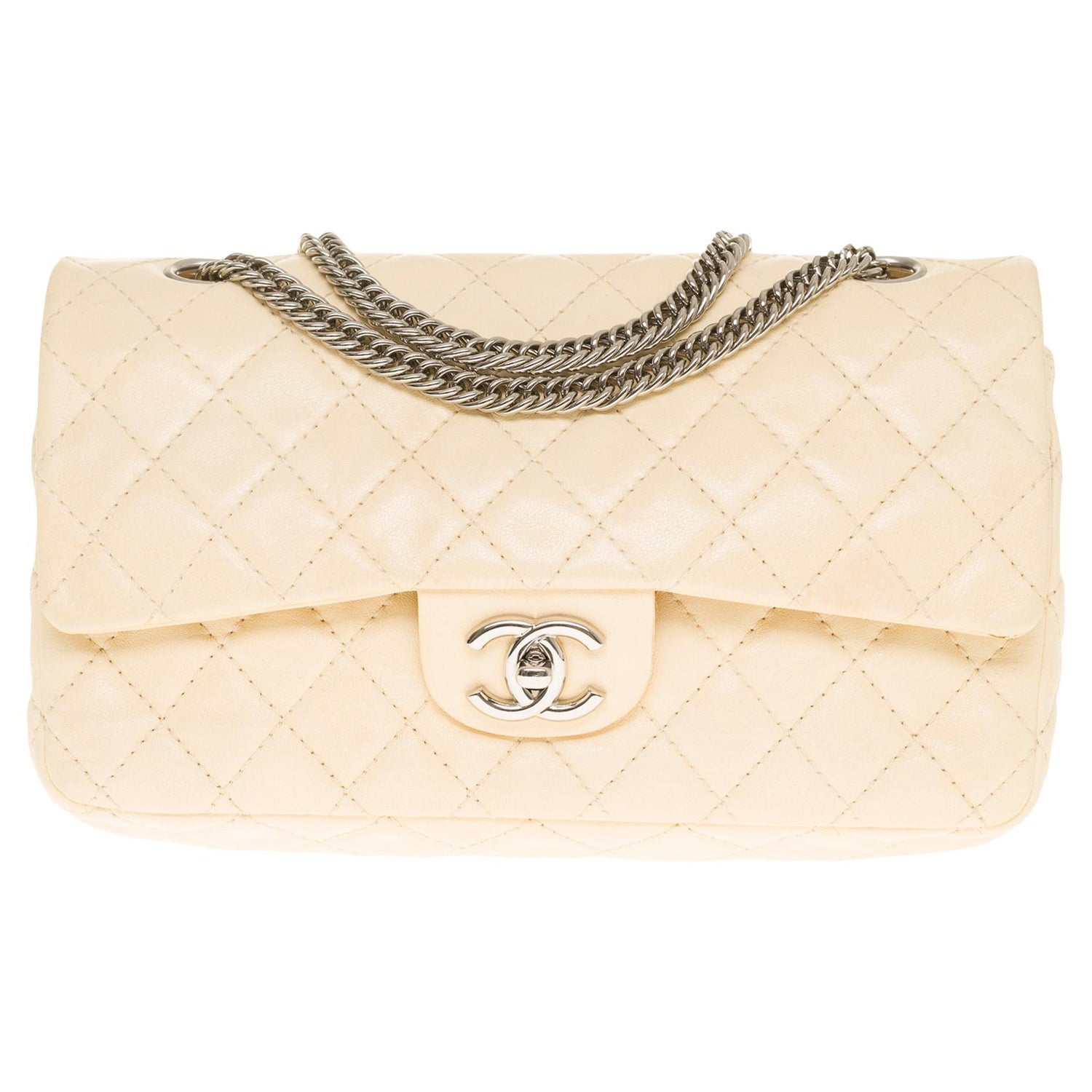 Gorgeous Chanel Classic Full Flap shoulder bag in white quilted