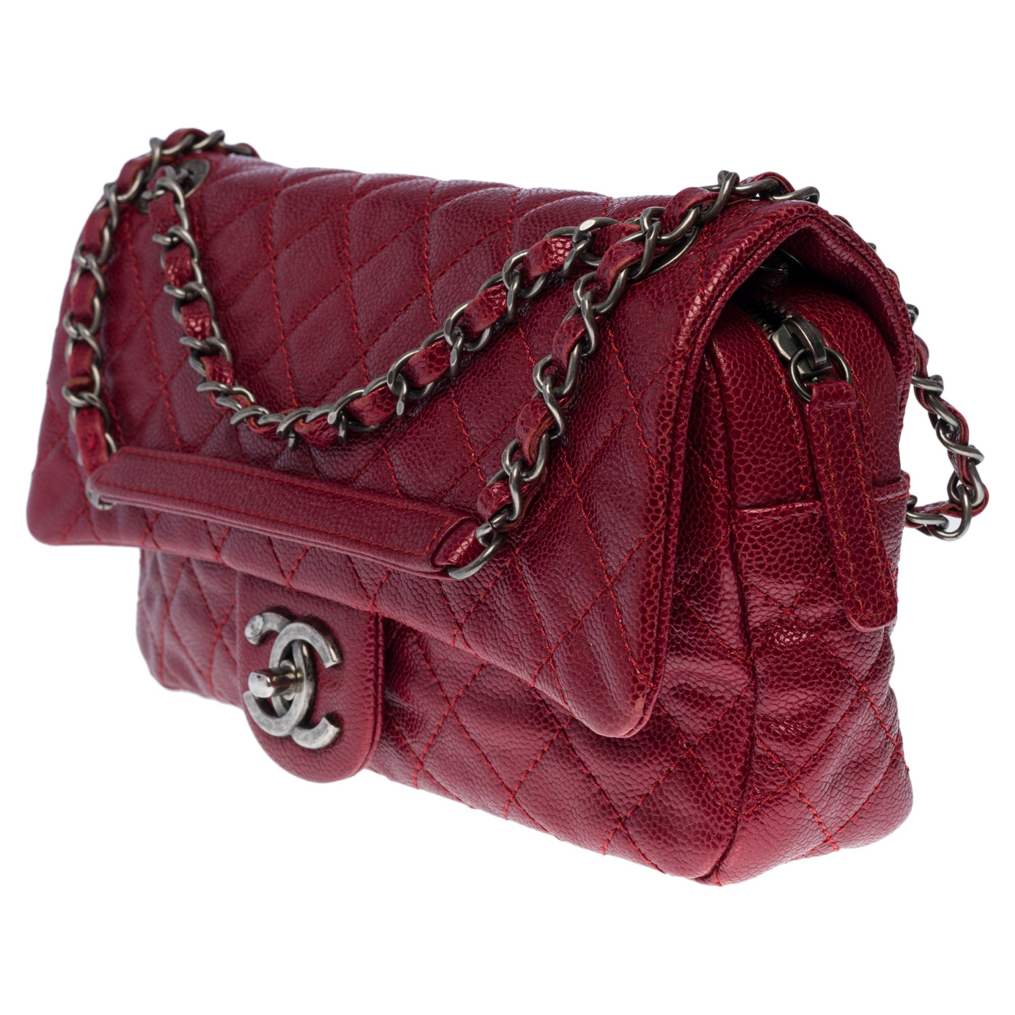 Chanel Classic Double flap shoulder bag in red caviar quilted leather, SHW In Excellent Condition In Paris, IDF