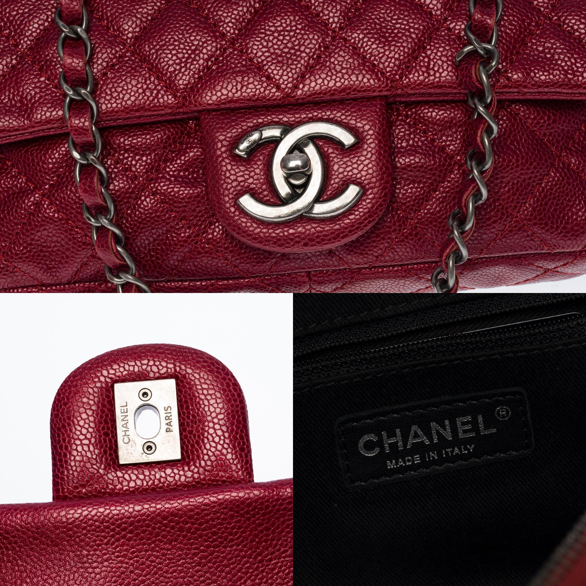 Chanel Classic Double flap shoulder bag in red caviar quilted leather, SHW 1