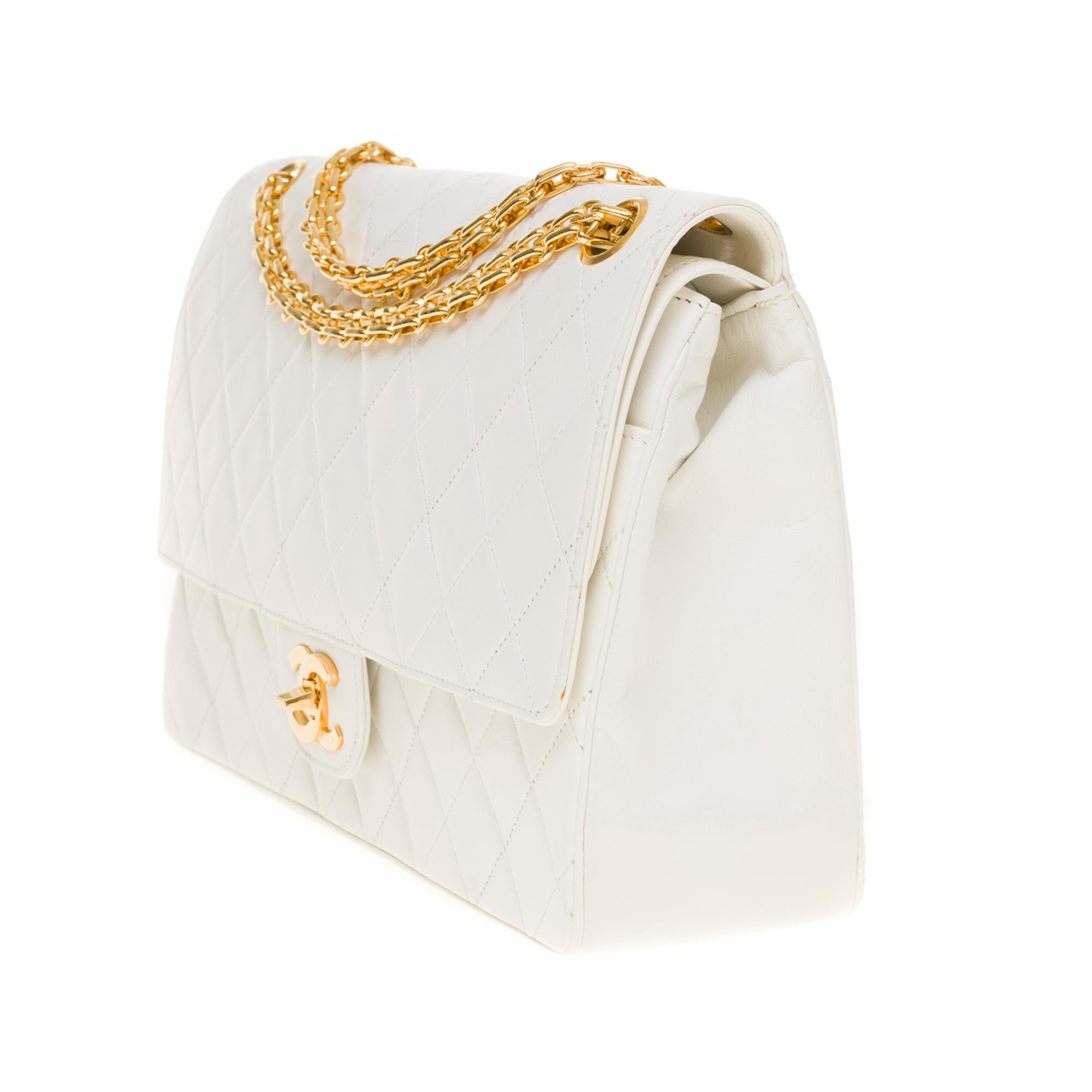 White Chanel Classic double Flap shoulder bag in white quilted lambskin, GHW