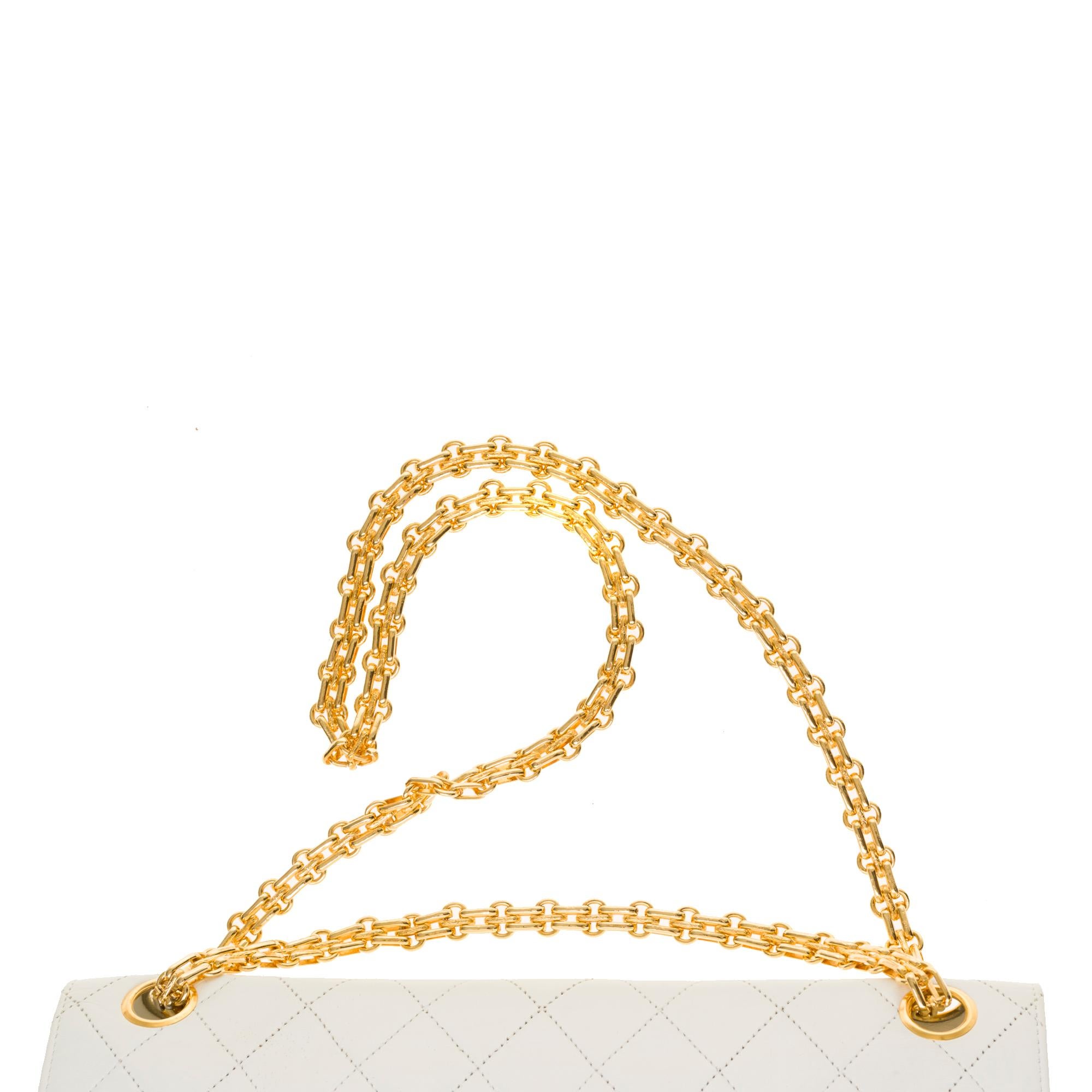 Chanel Classic double Flap shoulder bag in white quilted lambskin, GHW 2