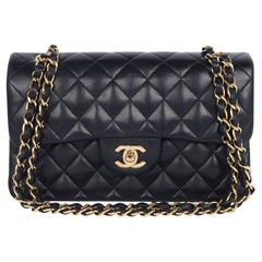 Chanel - Classic - Petit sac à double rabat - Cuir d'agneau matelassé - Noir