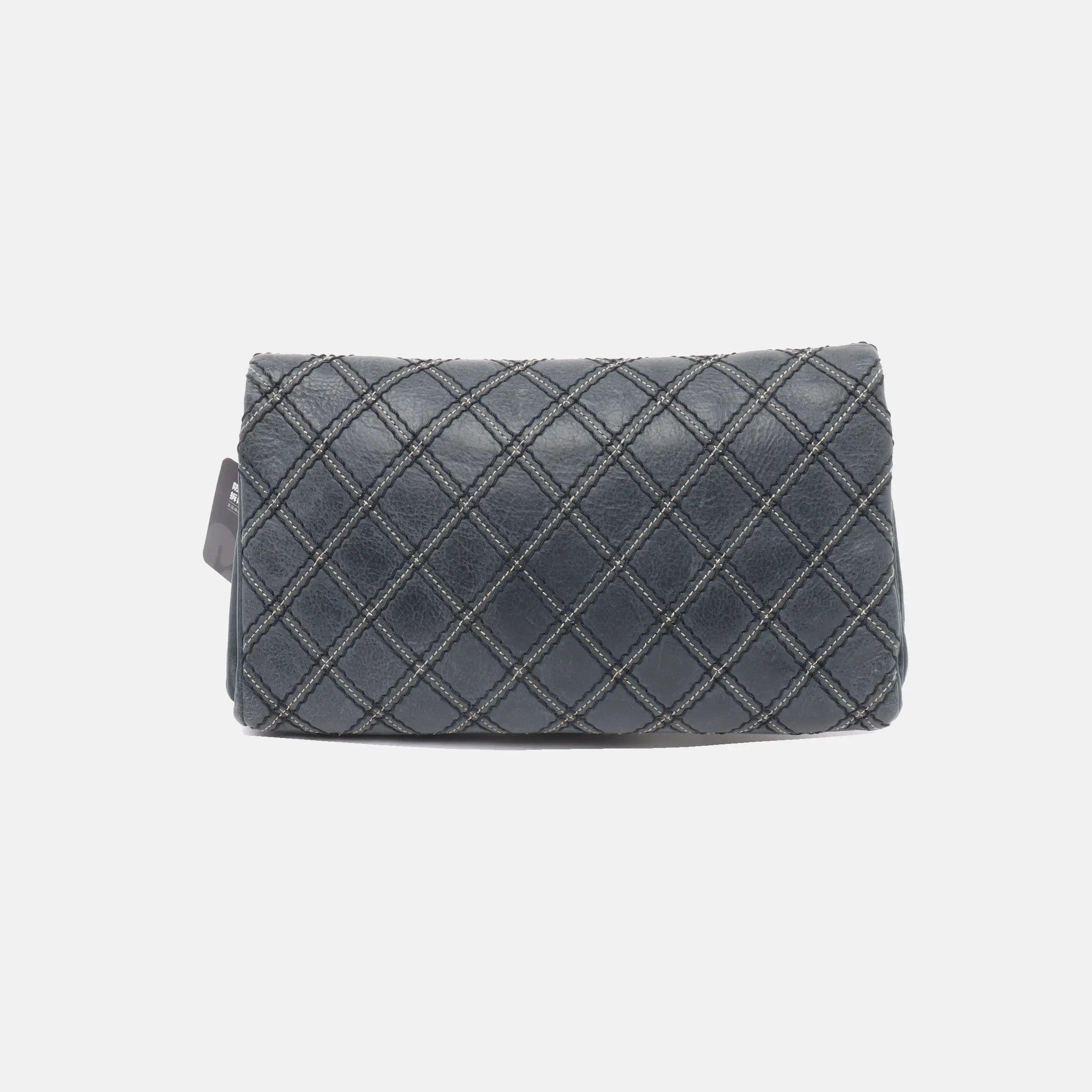 De las mujeres Chanel Classic Flap 2014 Bolso Crossbody mediano de tela azul marino acolchado con diamantes